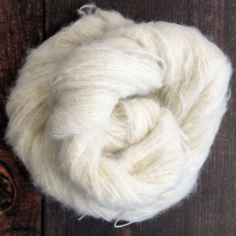 Type 49053 Suri Silk Cloud 74% Baby Suri Alpaca 26% Mulberry Silk50g Hanks 600m per 100g 1/6nm