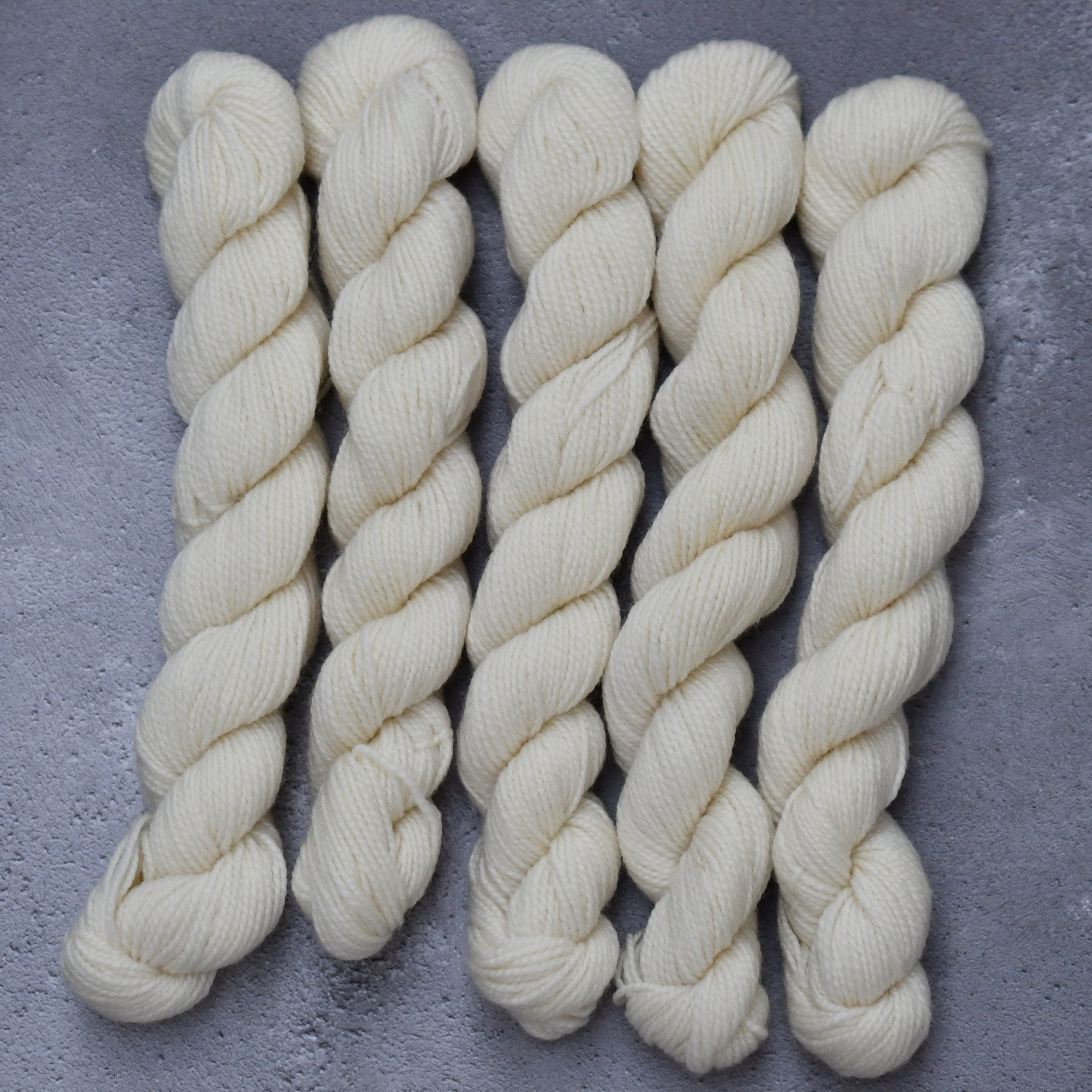 MCN 4ply HT Minis - Type 49147m
