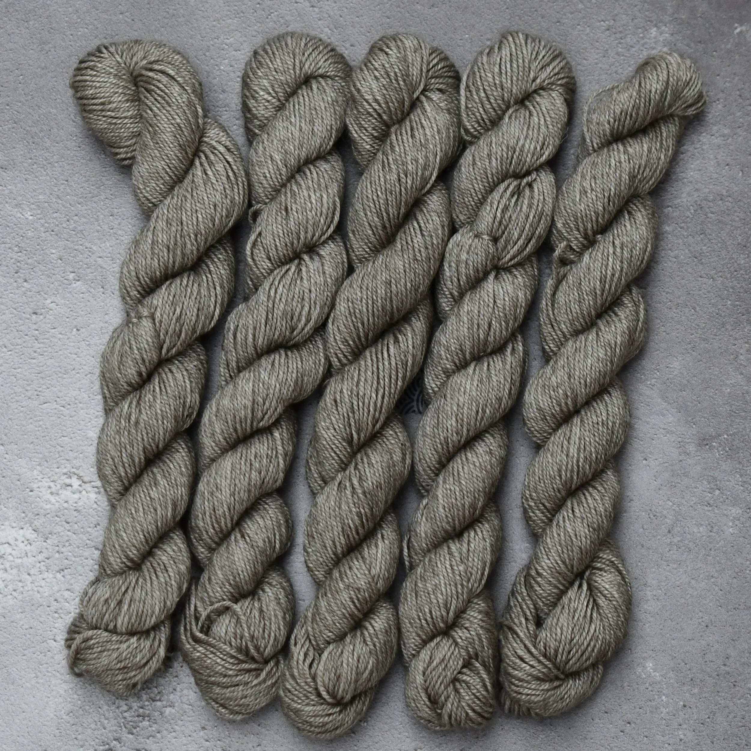Tibetan 4ply Minis. - Type 49168m