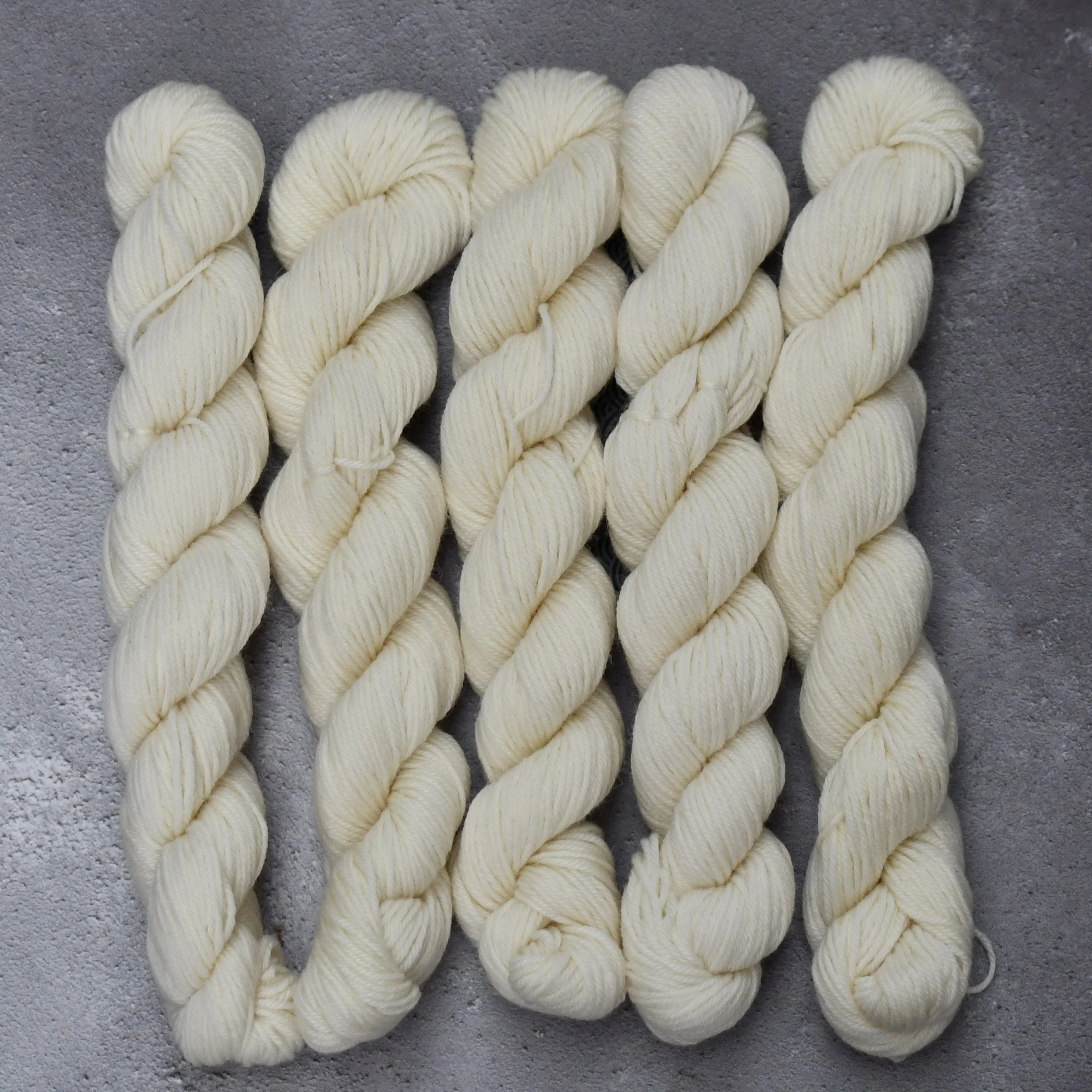 Ethereal 4ply minis- Type - 49176m