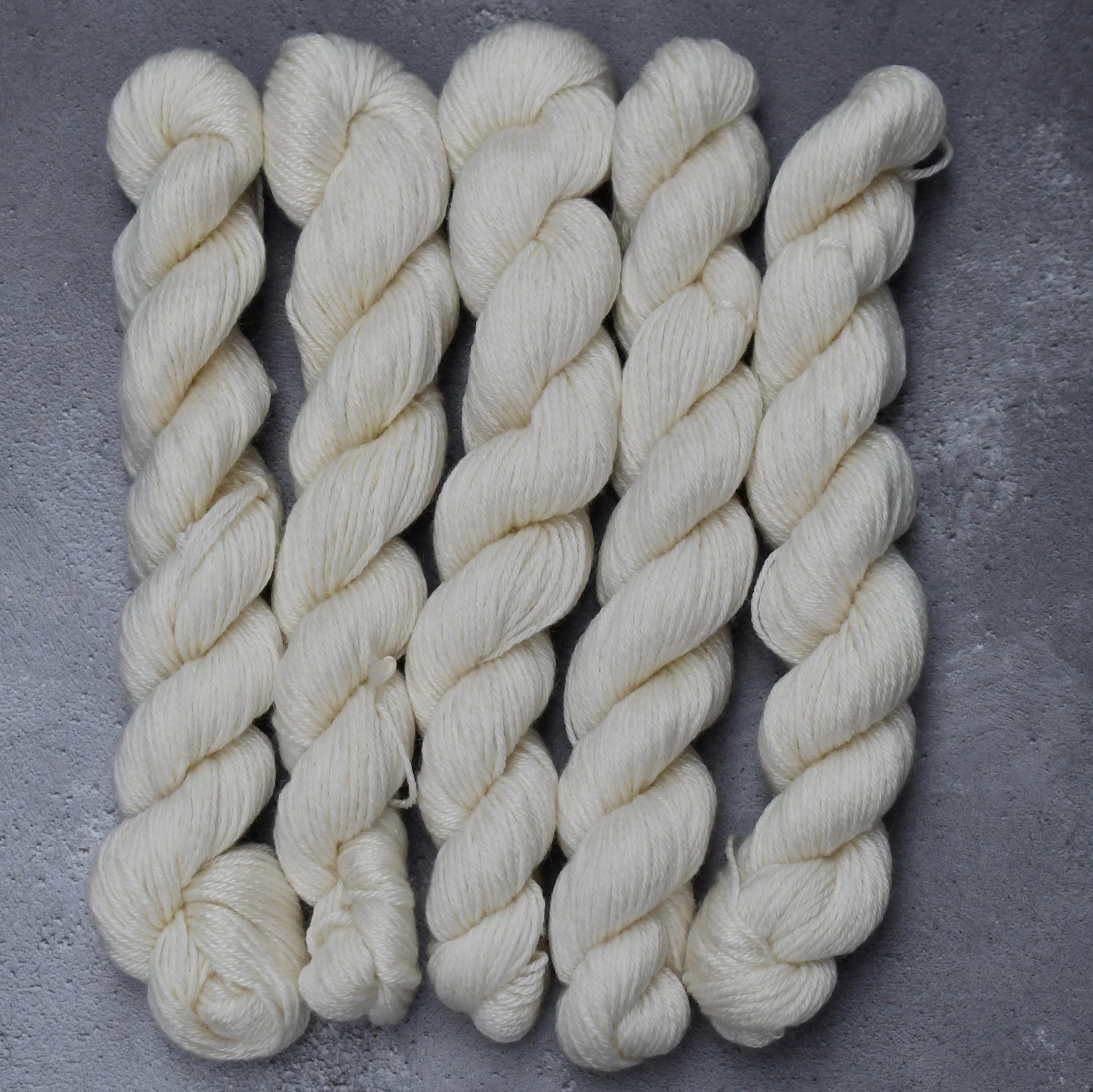 BFL Decadence 4ply minis- Type 49132m