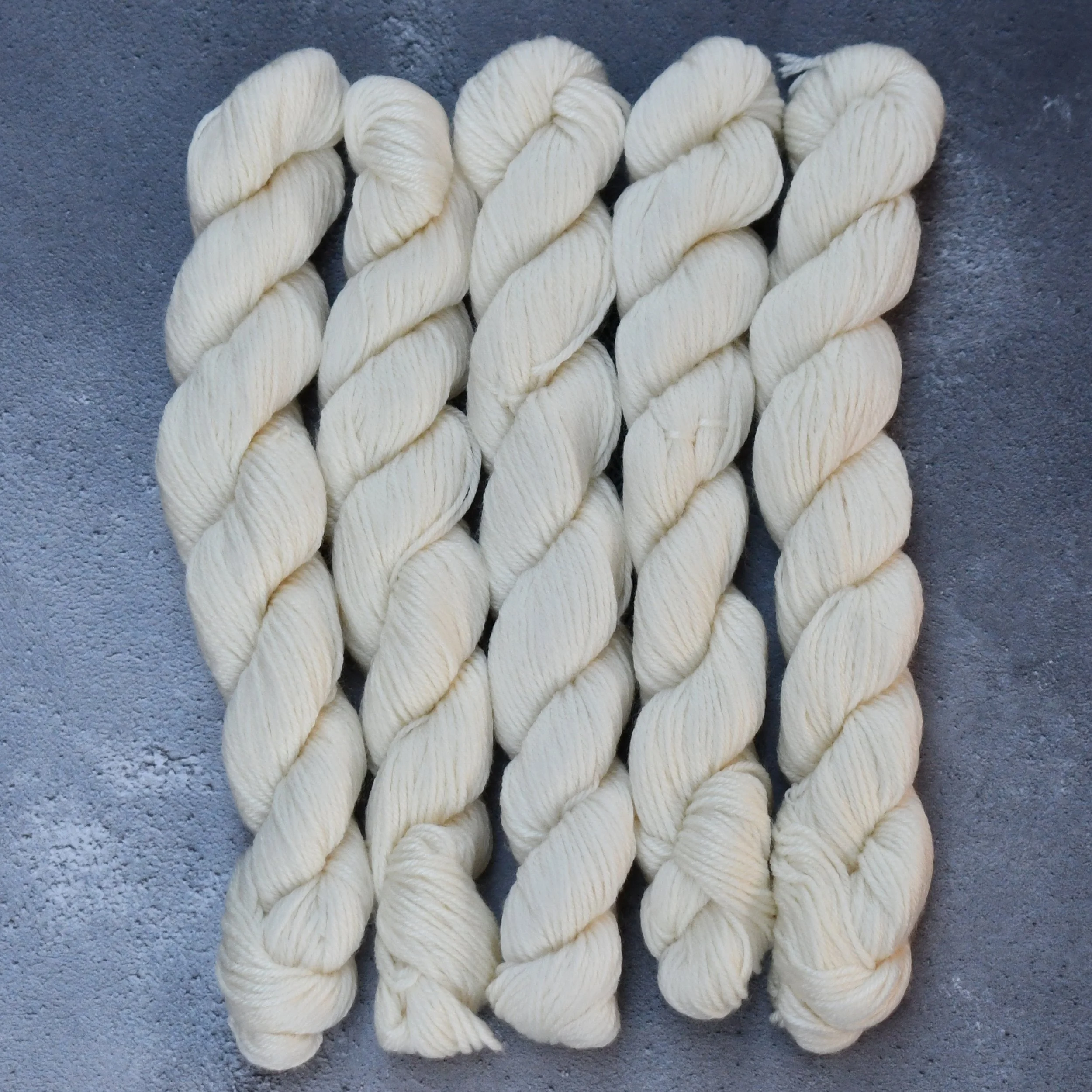 Bamboo Silk 4ply Minis - Type - 49186m  