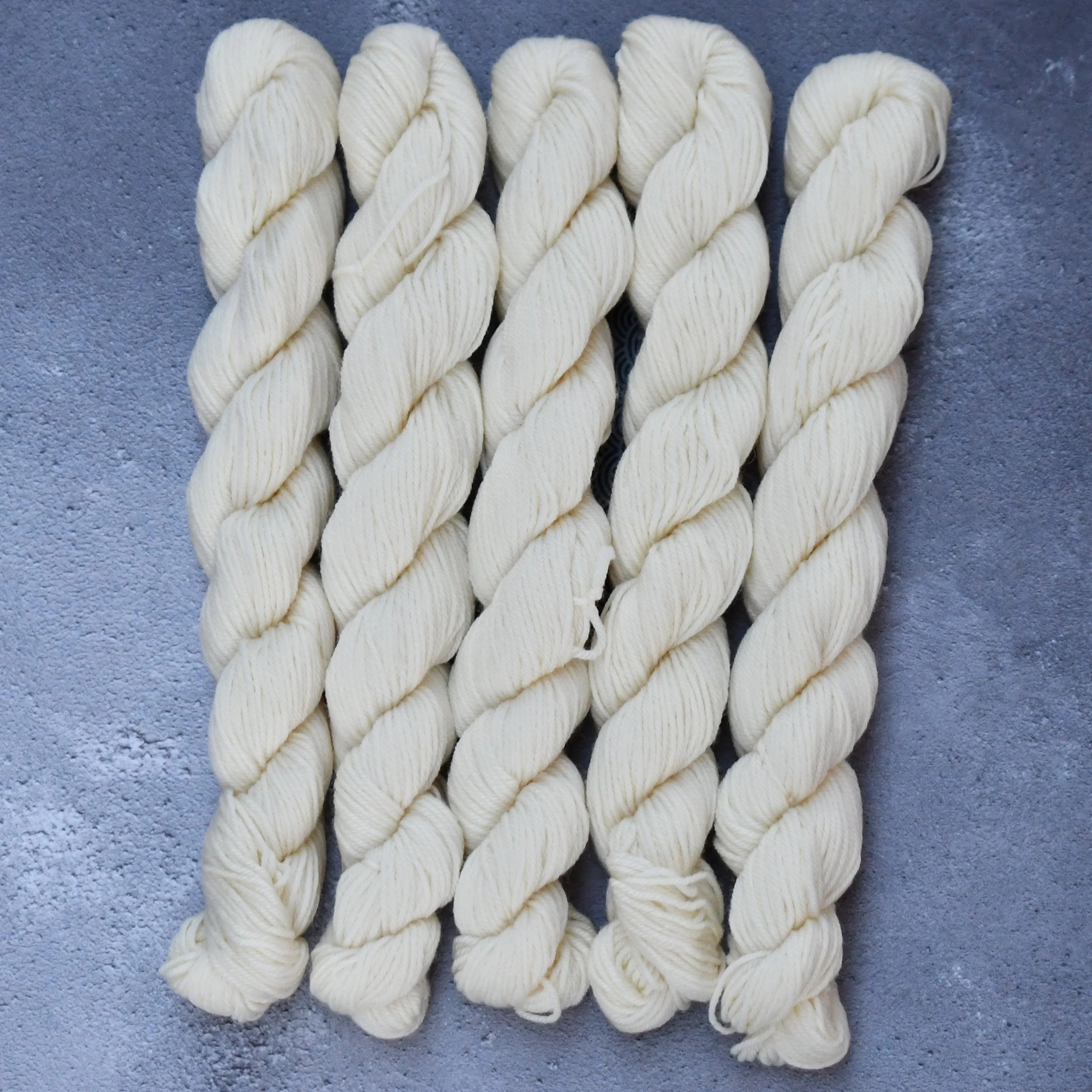 Quarter Round Minis - Type 49105M