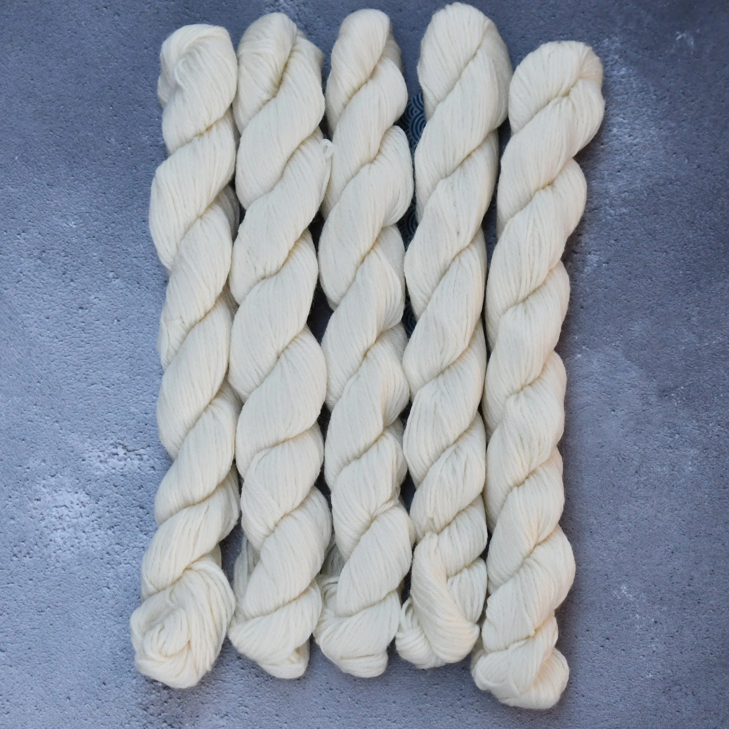 Boo 4ply Minis - Type - 49107m 