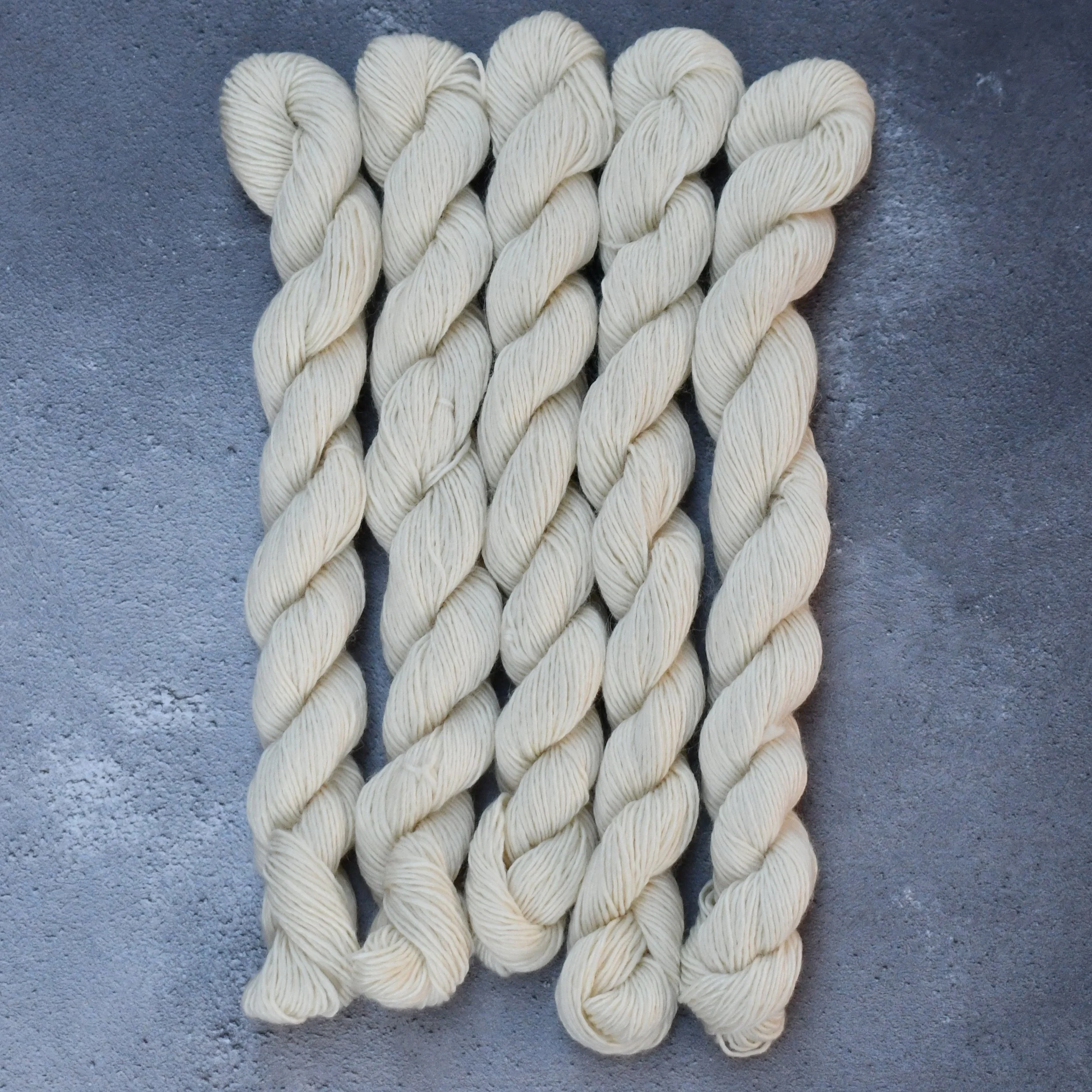 Arequipa Singles 4ply minis - Type 49112m