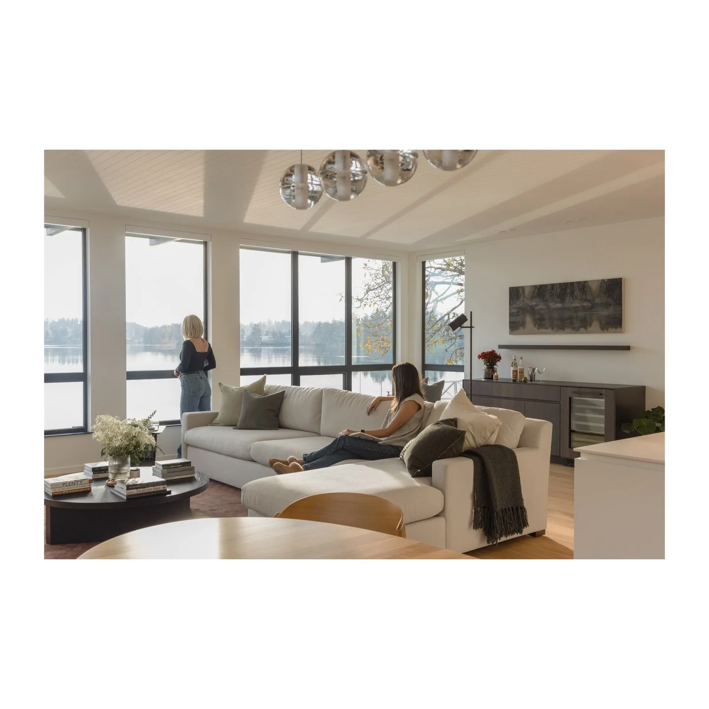 Enjoy a relaxing long weekend

Beautiful space by @dashwooddesign 

📸 @jamesjonesphotos 

#interiordesign #architecture #architecturephotography #longweekend #relaxation