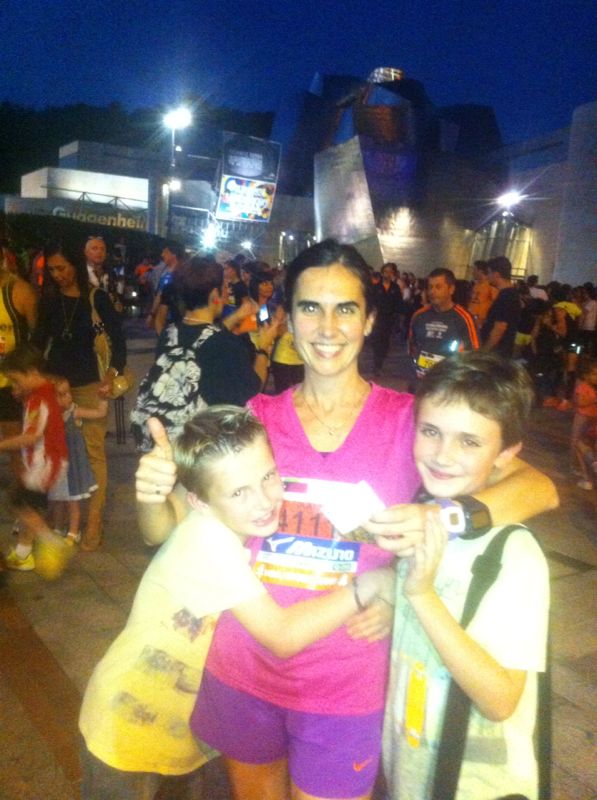Olatz and her beautiful boys at the Bilbao Night Marathon in Bilbao, Spain. This was her first half marathon and she finished in under two hours!! Awesome run Olatz!!!!