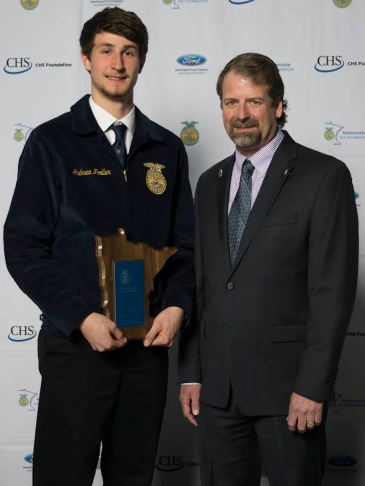 Poultry Production Andrew Moeller Fairmont Sponsored by: Minnesota Turkey Council