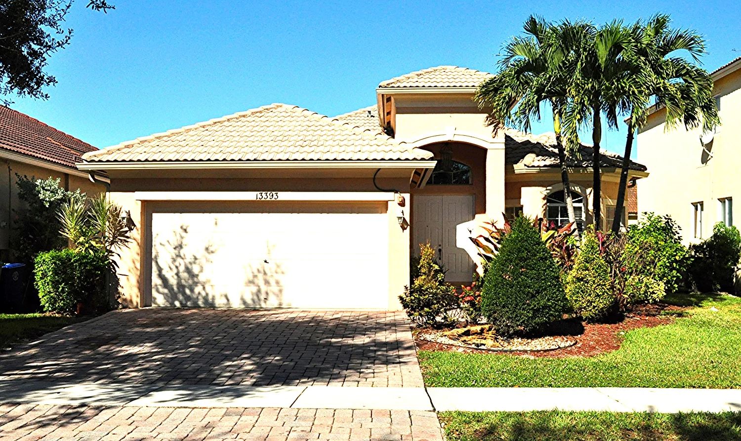 Front of Saejca's Castle.jpg