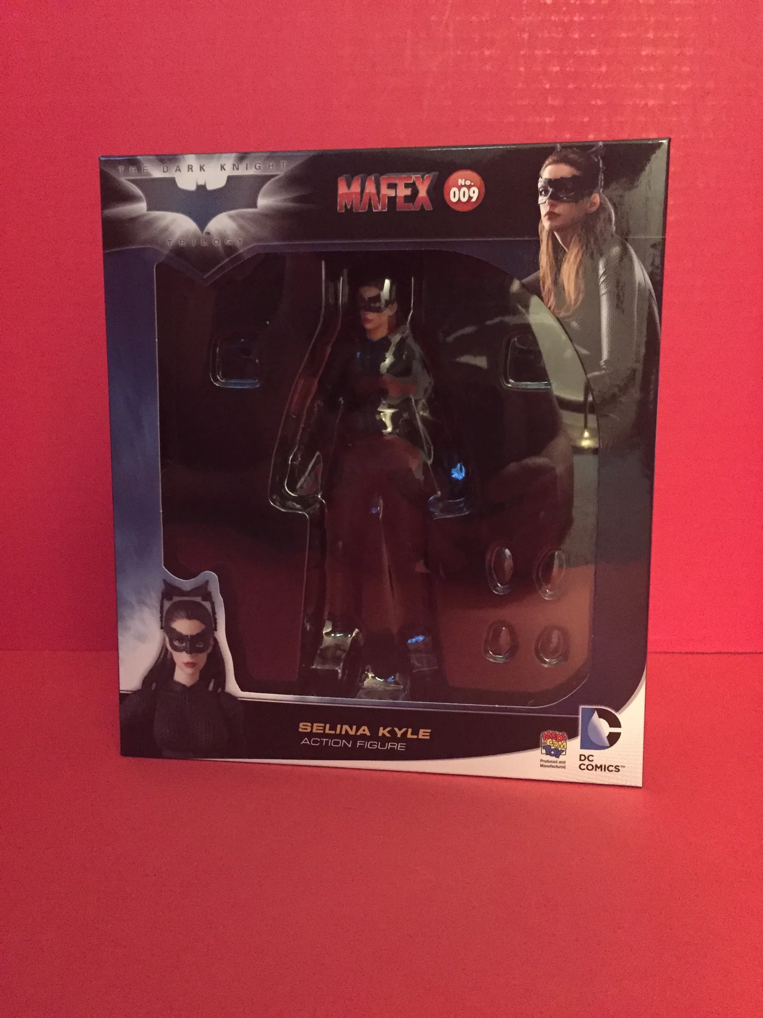 Dark Knight Rises Selina Kyle MAFEX figure — Vampire Robots