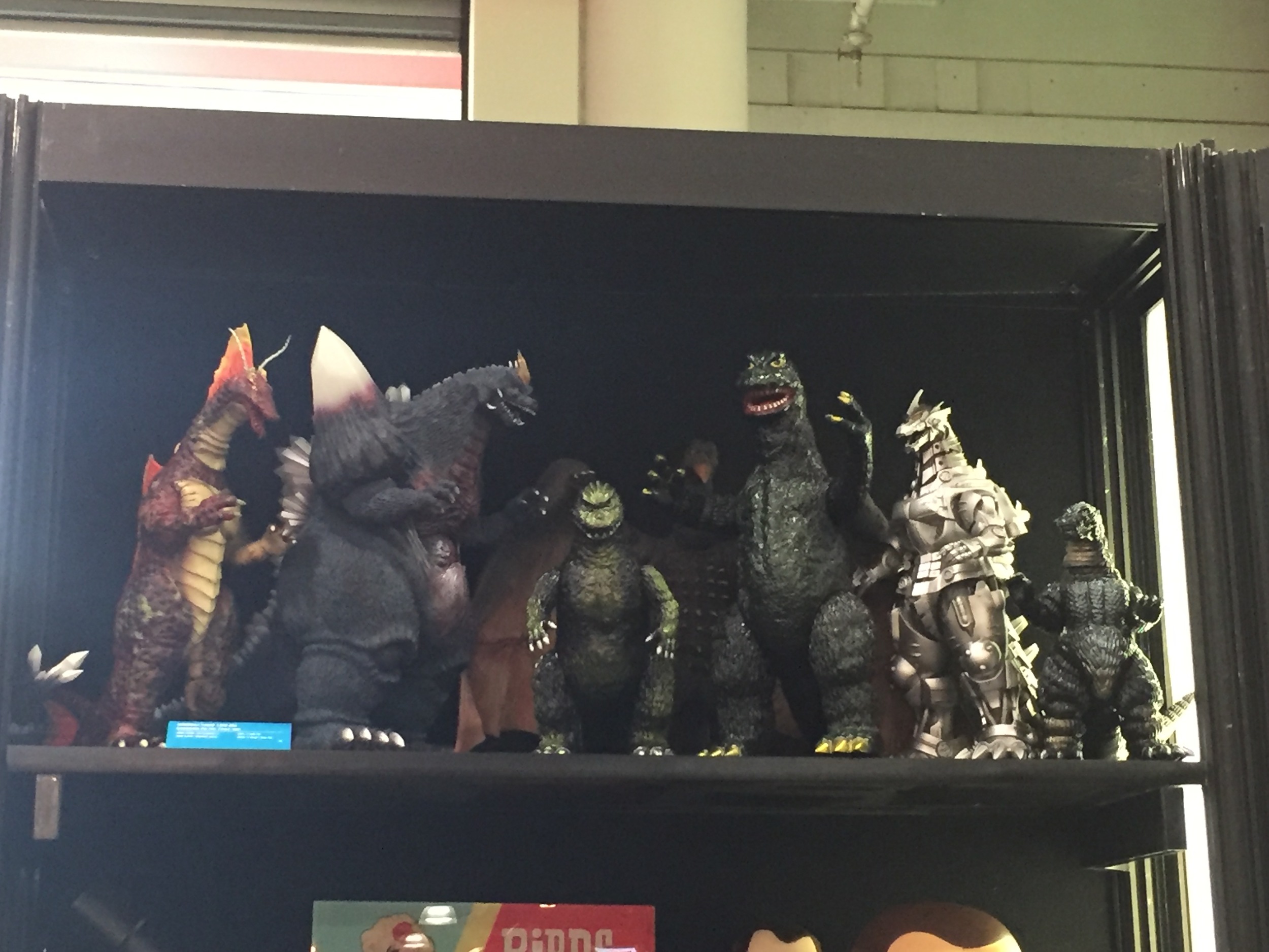 From Left to Right, Titanosaurus, Spacegodzilla, Rodan'68, Kiryu Mechagodzilla Also featured, VP Godzilla'65 from GVW, along with MH Godzilla'89, and MH Godzilla'68 Giant, who appears to be a future addition to the GVW EX line... 