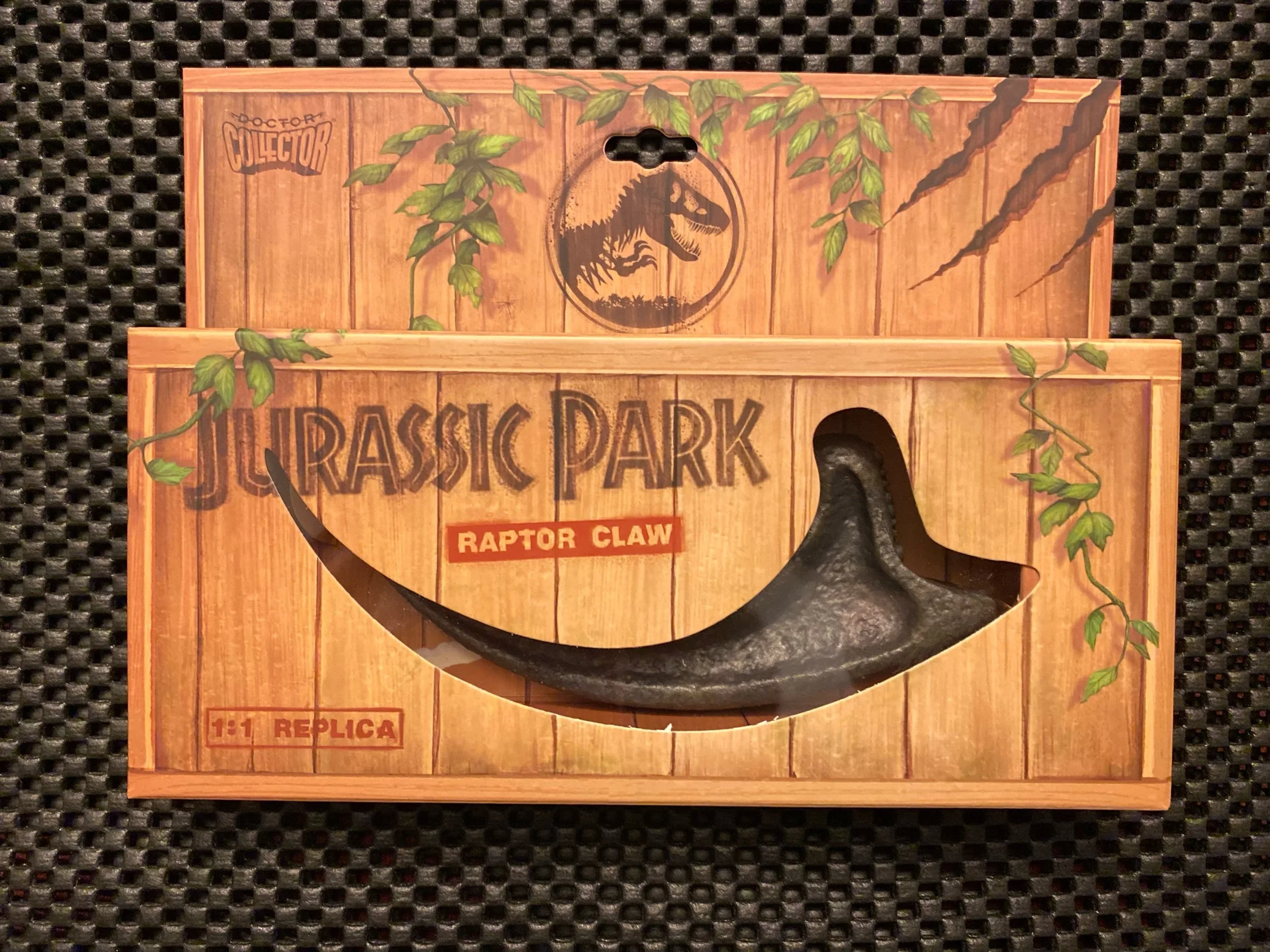 Jurassic Park Raptor Claw Prop Replica by Doctor Collector