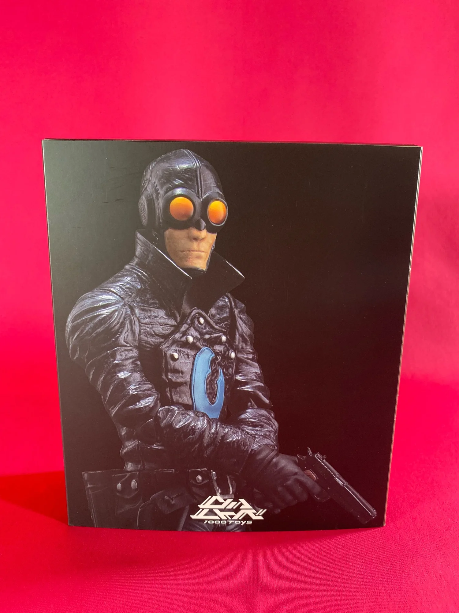 Hellboy Lobster Johnson 1/12th Scale Figure by 1000Toys — Vampire