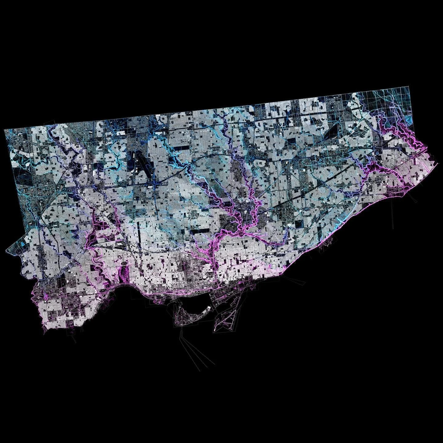 🌎🏘🏗The City of Toronto. These maps contain two things only:  contours and property lines. So many patterns and relationships can be detected despite the simplicity of data inputs. What patterns and relationships do you see? Data from the City of T