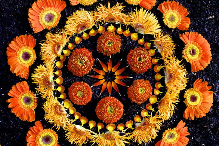 ROUND ART:A Meditation with Mantra, Music, and Mandalas