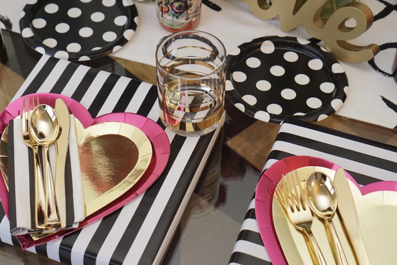 galentines-day-party-tablesetting.jpg