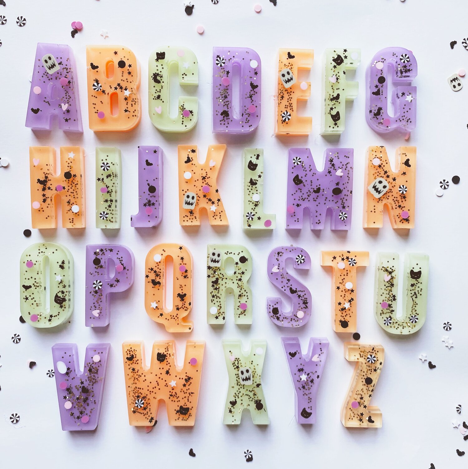 Letterette creates sparkly, happy little building blocks for early child literacy.