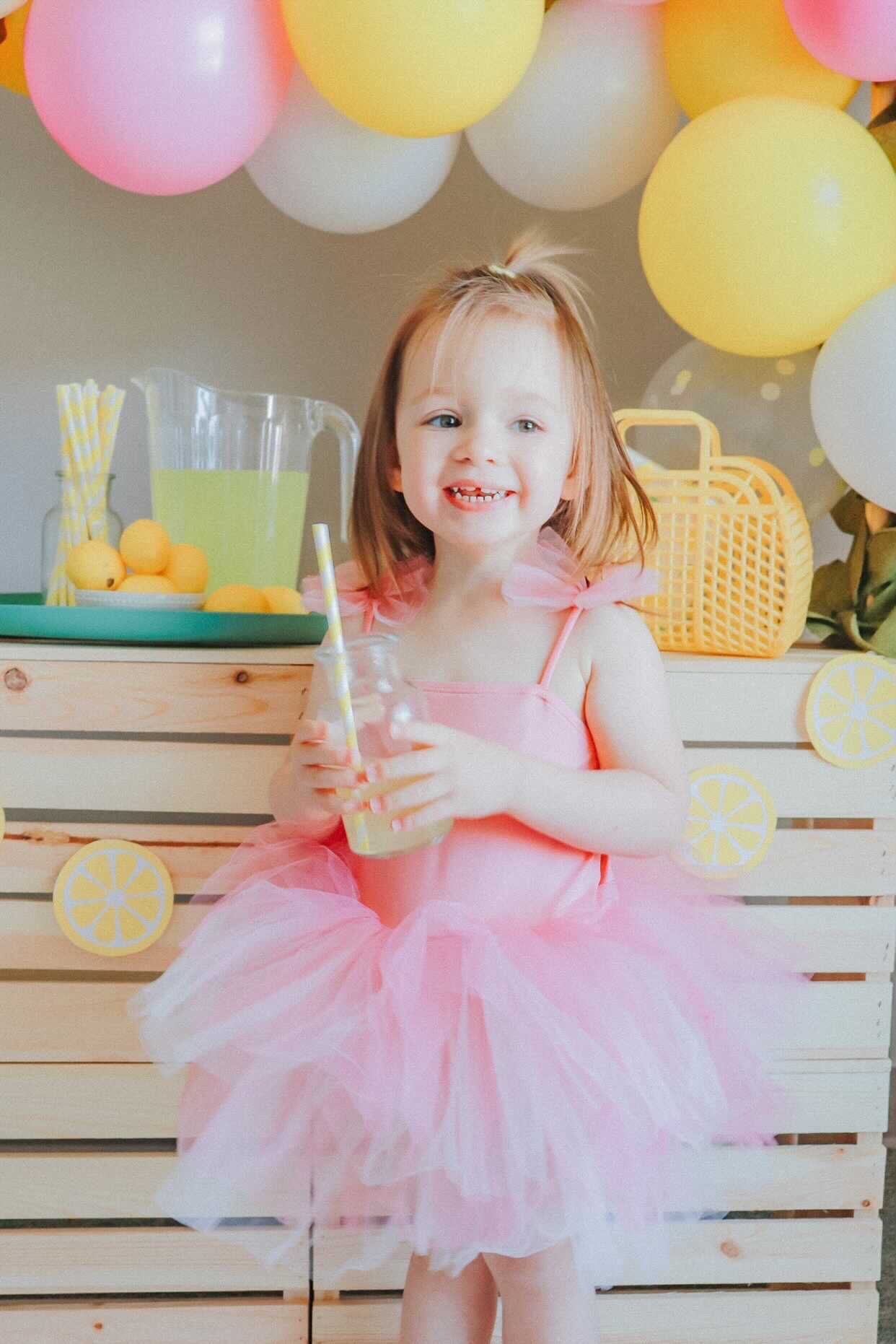 lemonade-stand-diy-tutu.jpeg