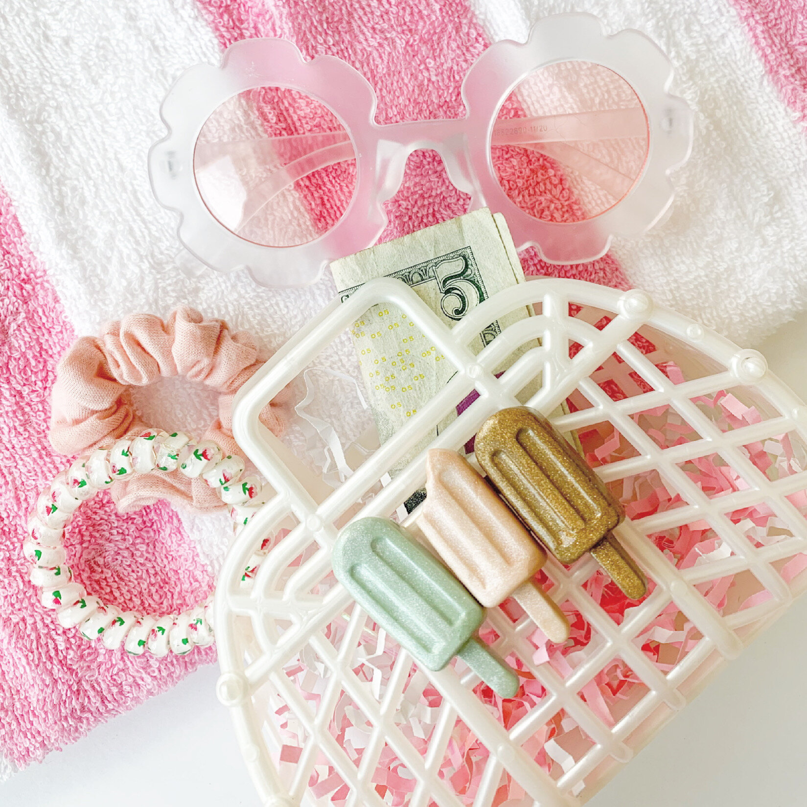 The Cutest DIY Ice Cream Truck Money Bag to Get You Ready for Summer