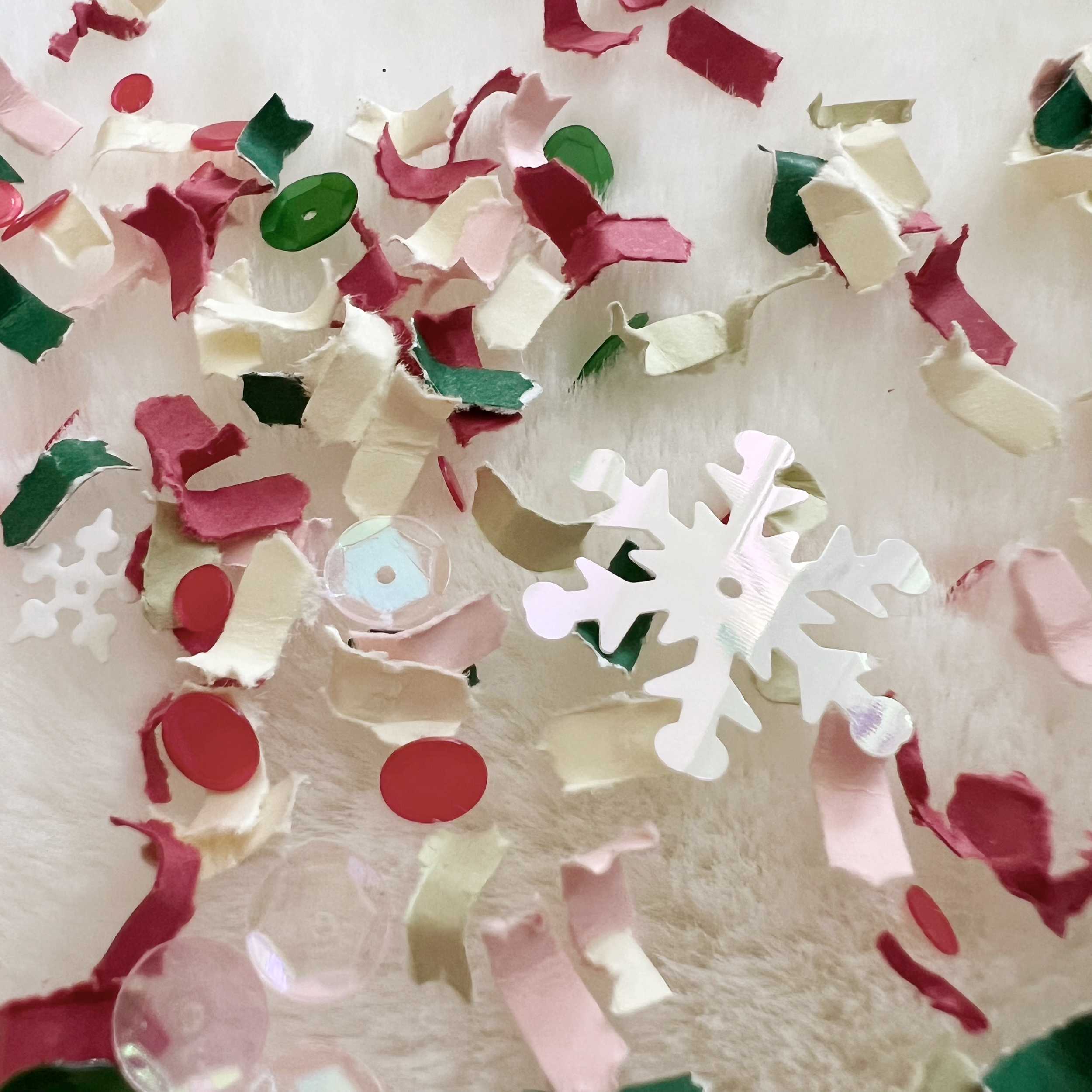 vintage christmas confetti 1.png