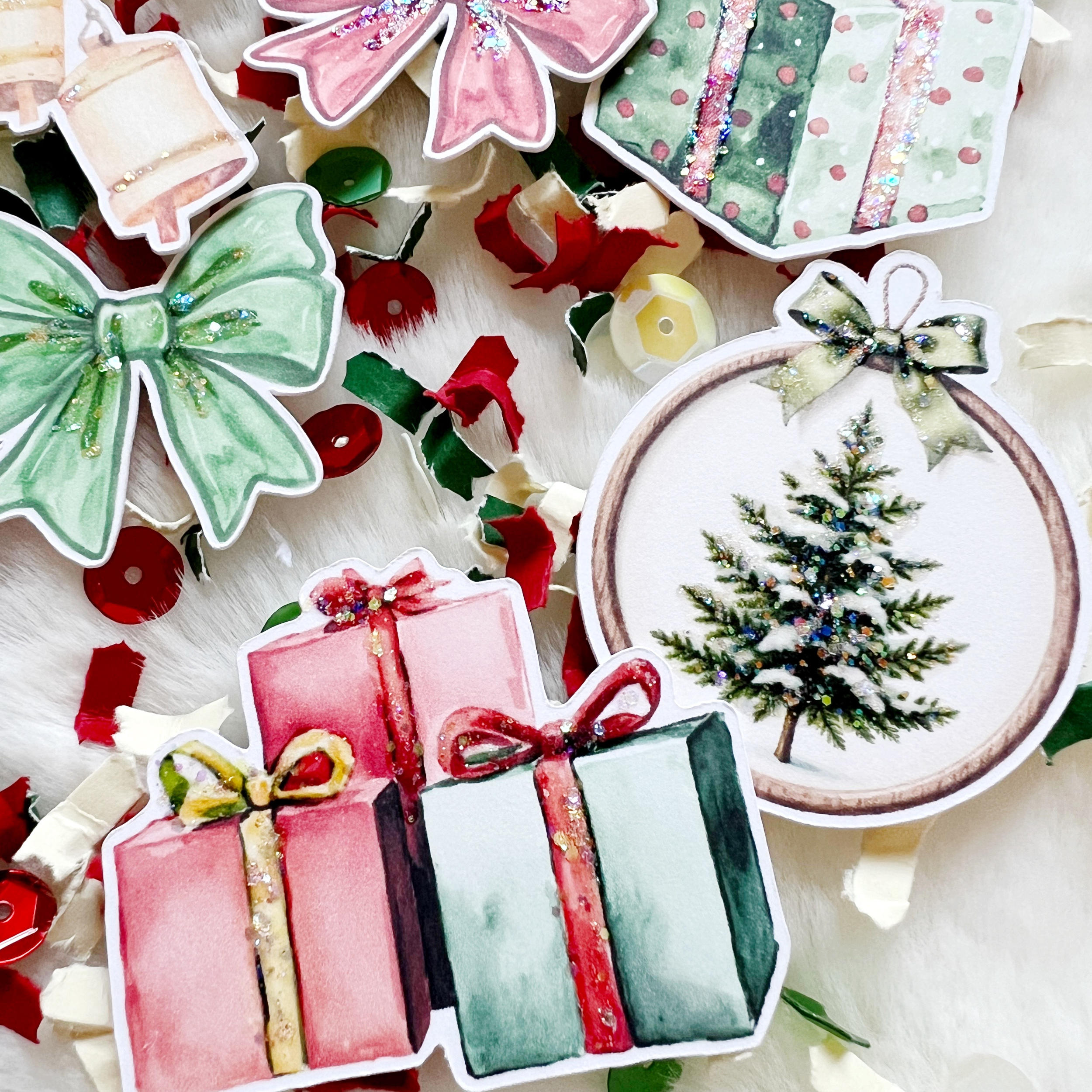 vintage-red-green-christmas-confetti-6-sq.png