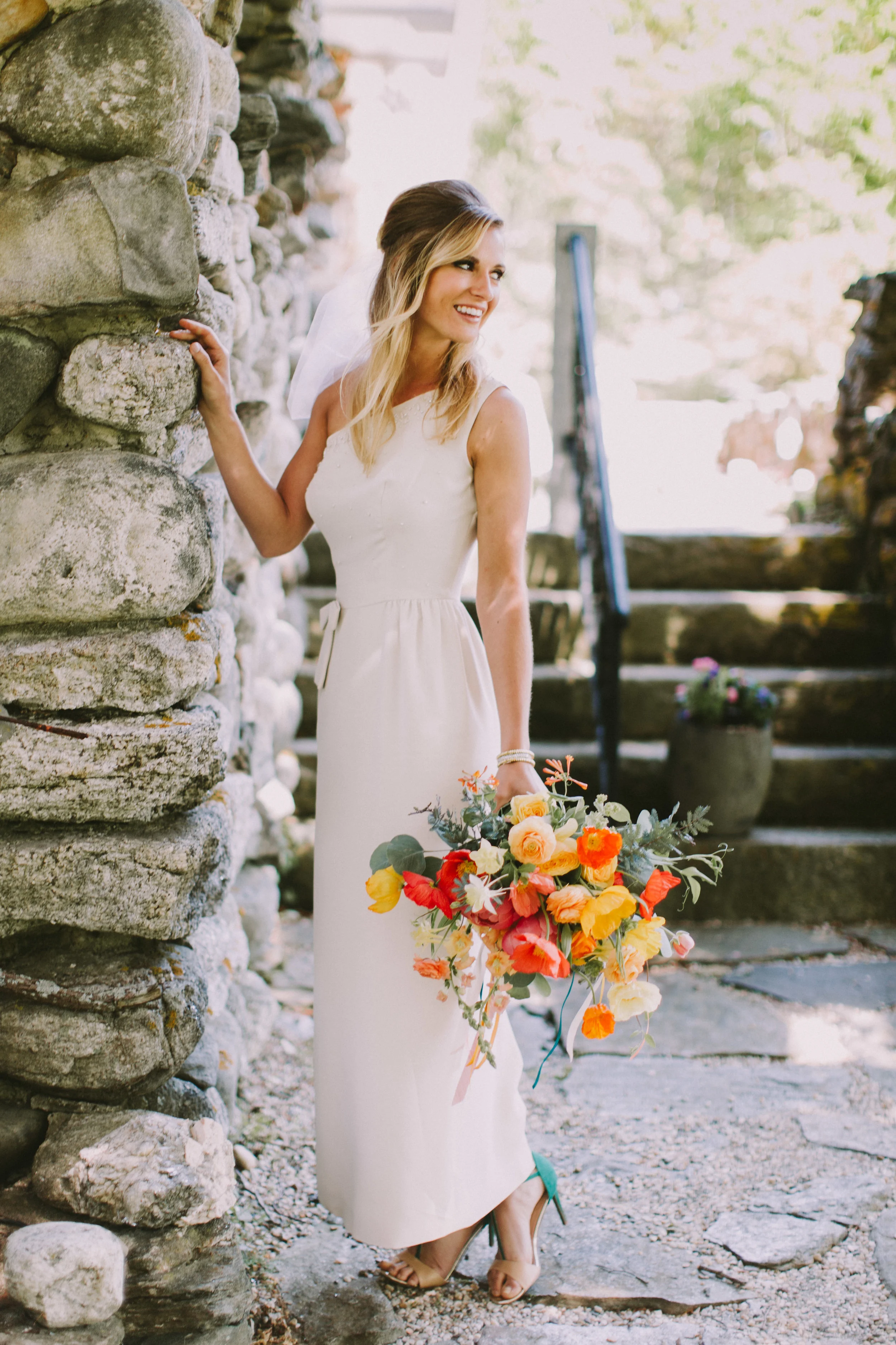 0615_jamiemercuriophoto_midcentury_cocktail_party_weddinginspo-261.jpg