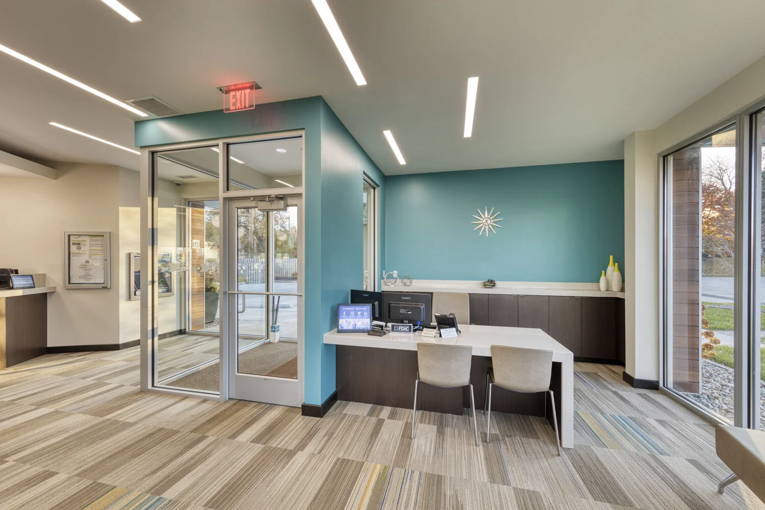 HickoryPointBank_Dec_Int_02.jpg