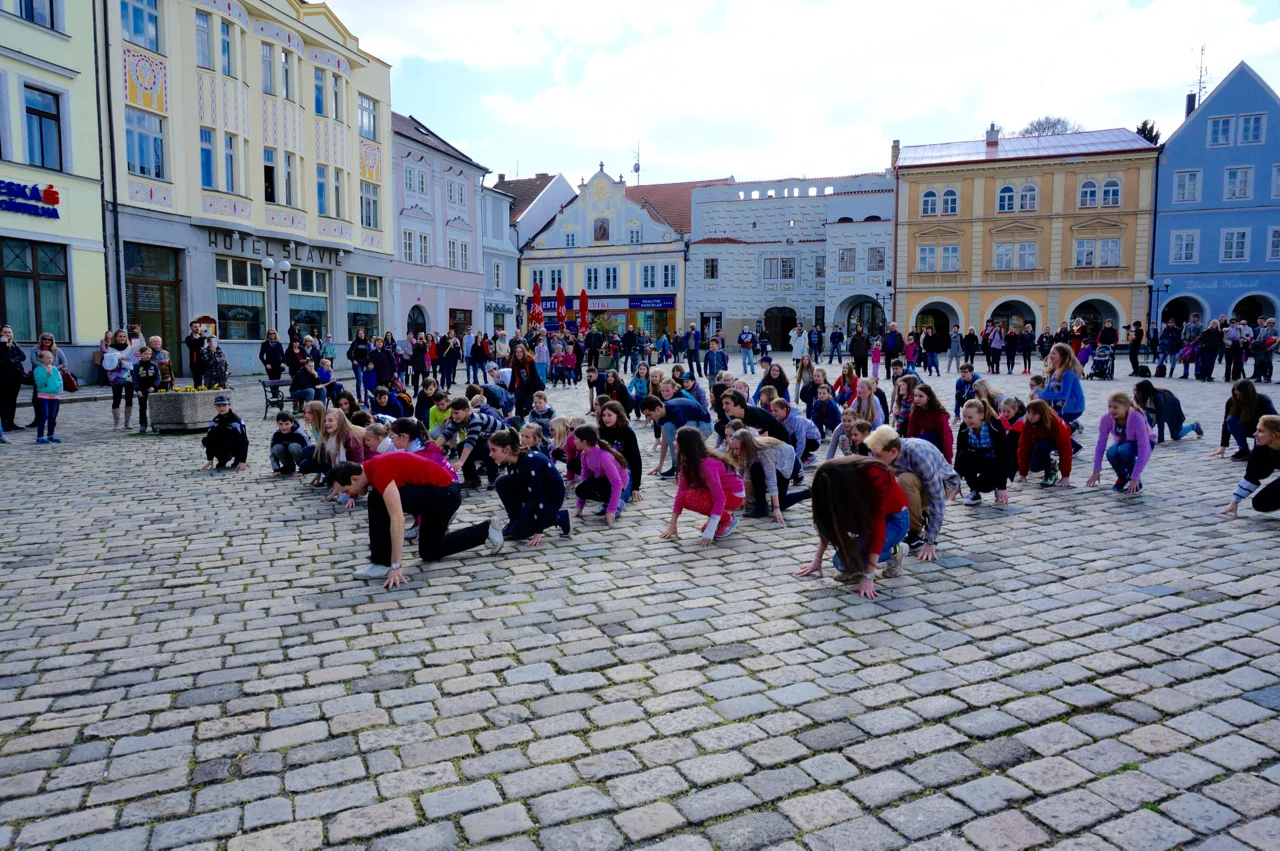 Mezinárodní den tance 2016 - 9.jpg
