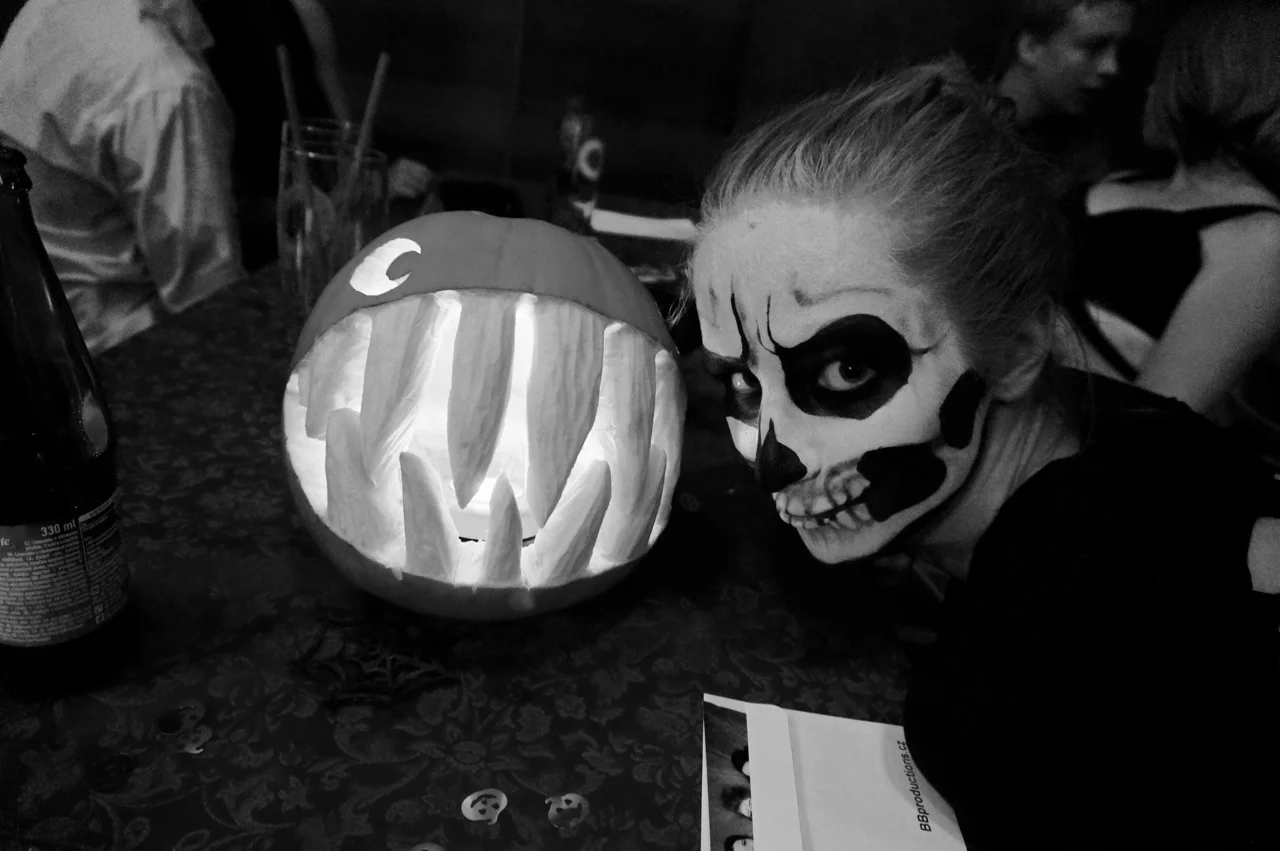 Halloweenská Pelhřimovská tančírna 2016 - 77.jpg