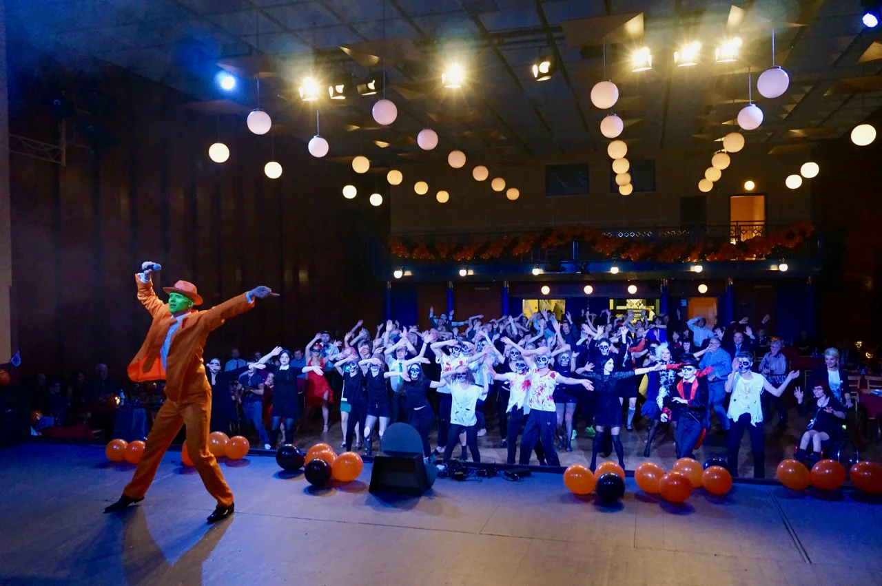 Halloweenská Pelhřimovská tančírna 2016 - 79.jpg