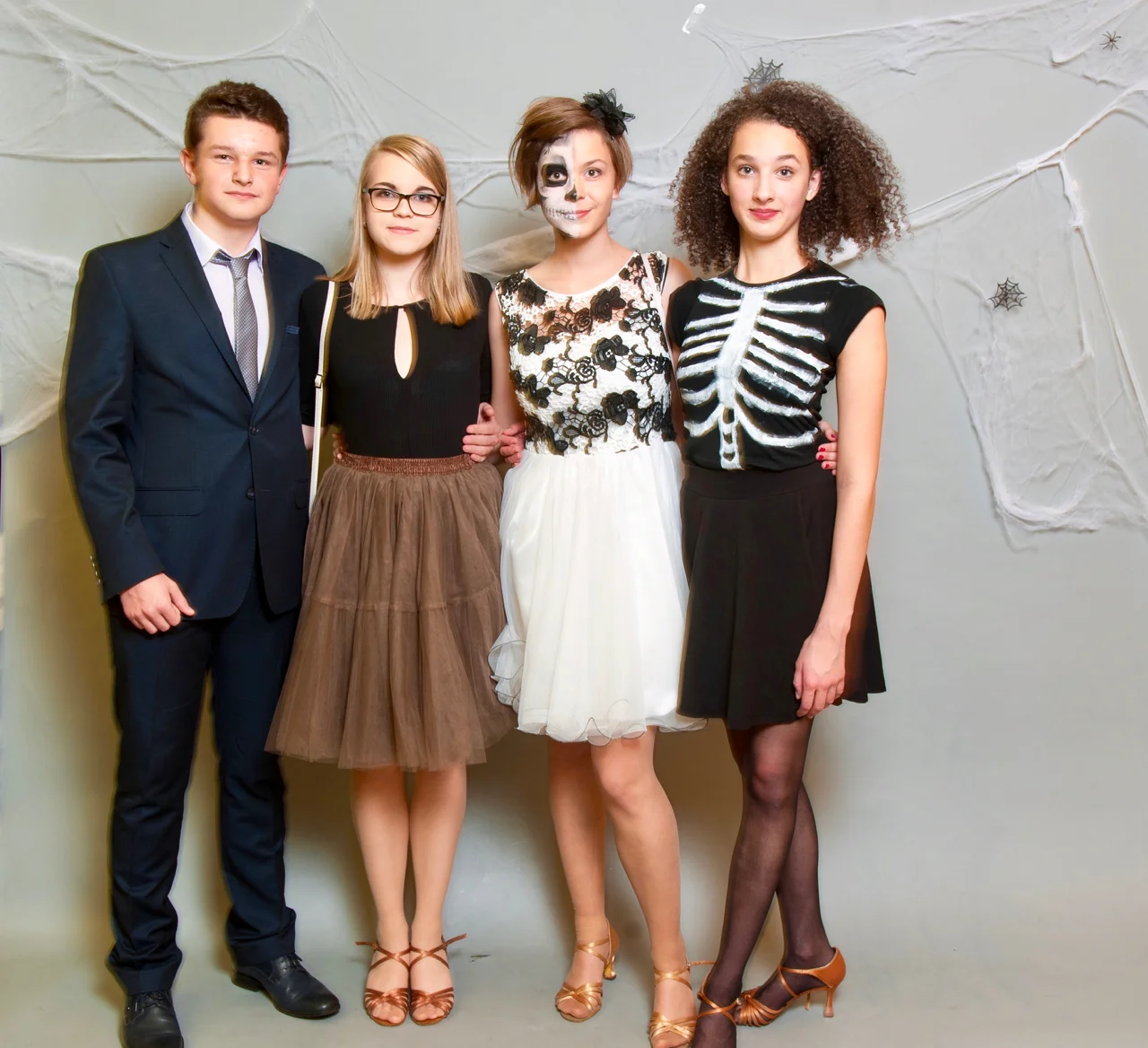 Halloweenská Pelhřimovská tančírna 2017 fotokoutek - 26.jpg
