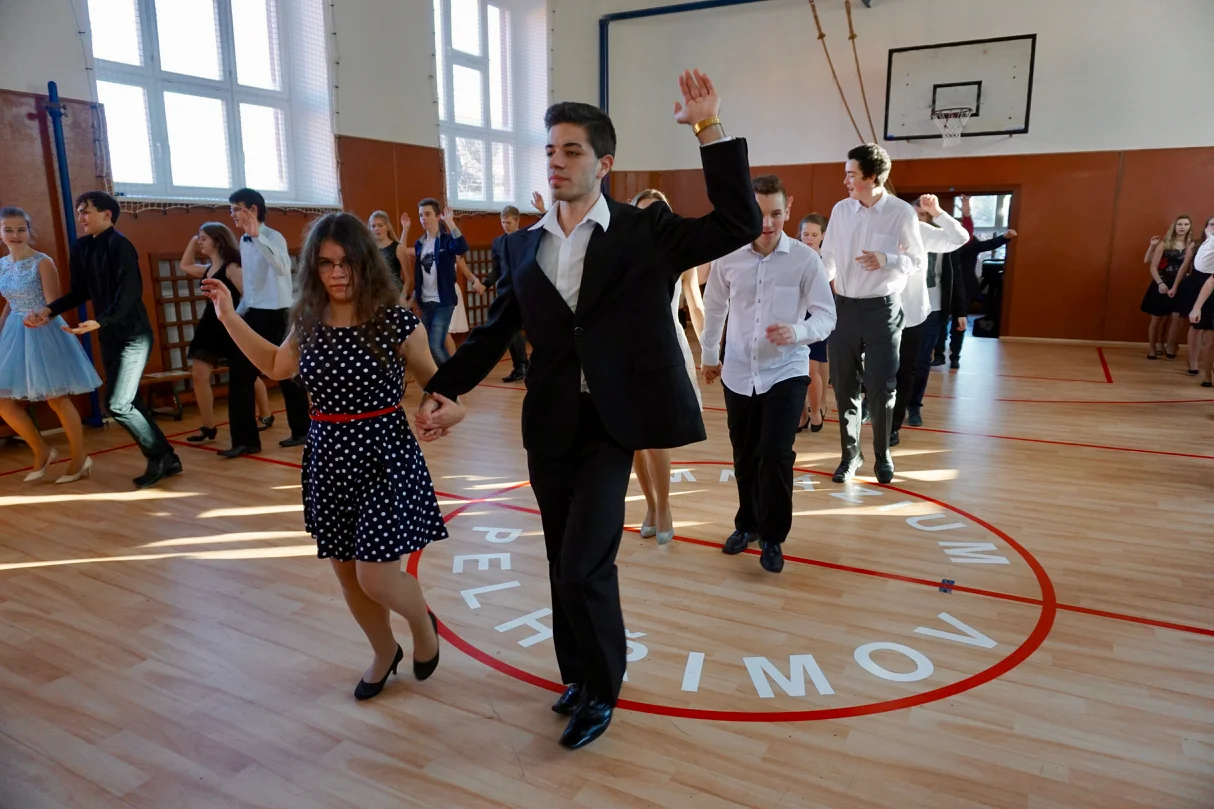 Mikulášská tančírna GY-PE 2017 - 35.jpg