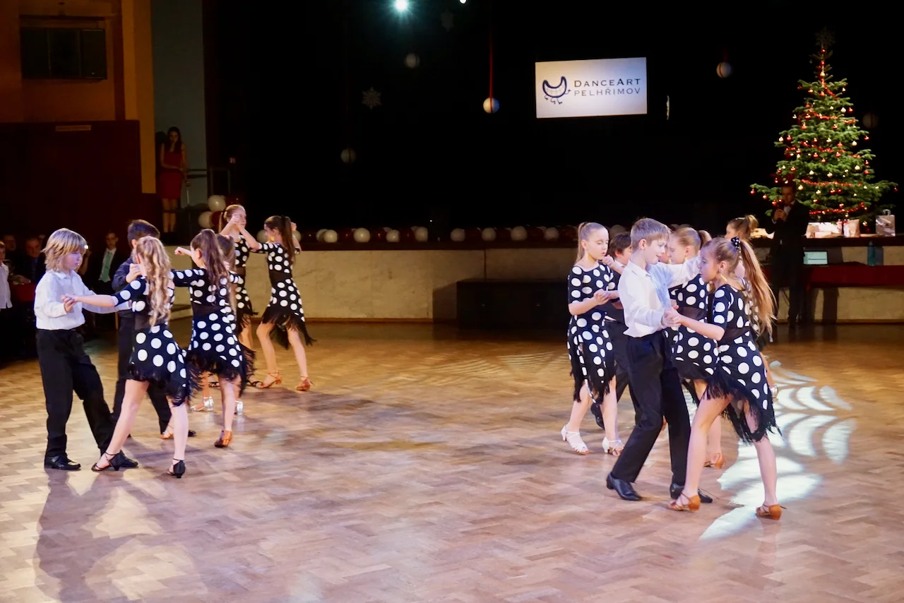 Vánoční Pelhřimovská tančírna 2018 - 62.jpg