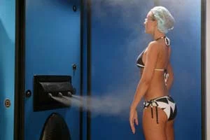 Airbrush Spray Tanning Artist vs. Spray Tanning Booth