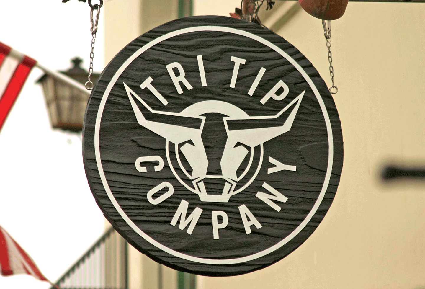 round-hanging-signs.png