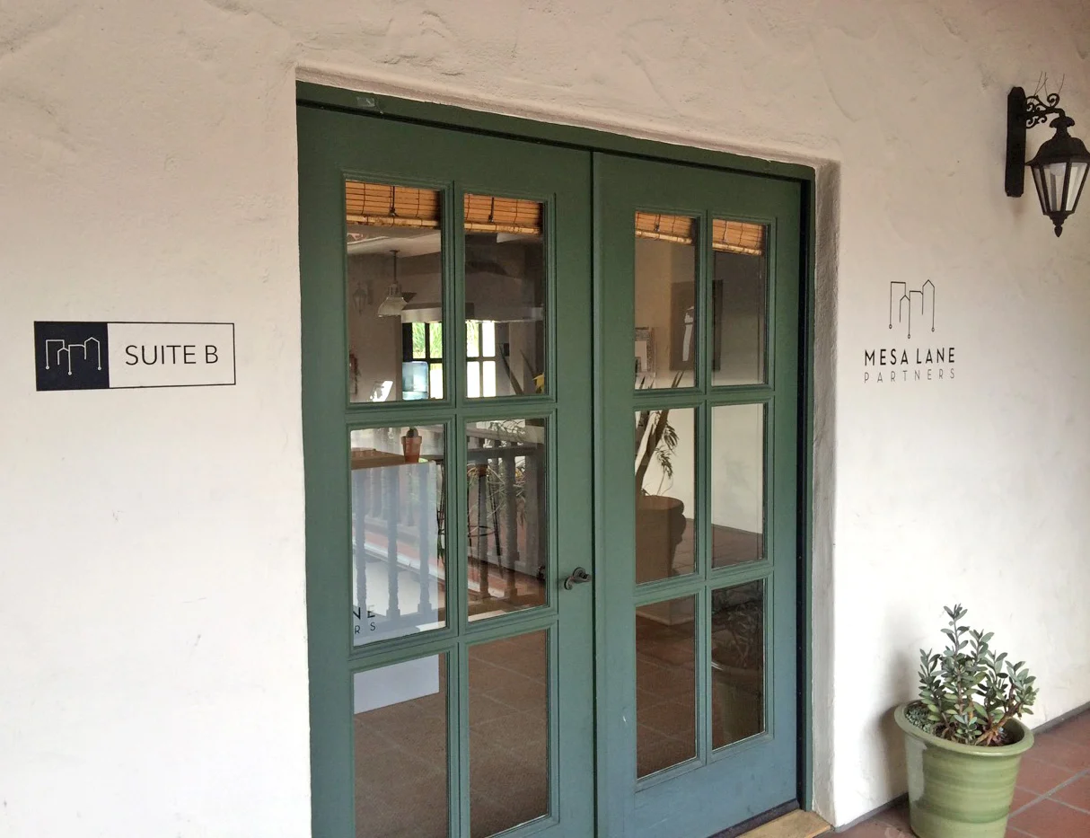office-wall-lettering-logo.jpg