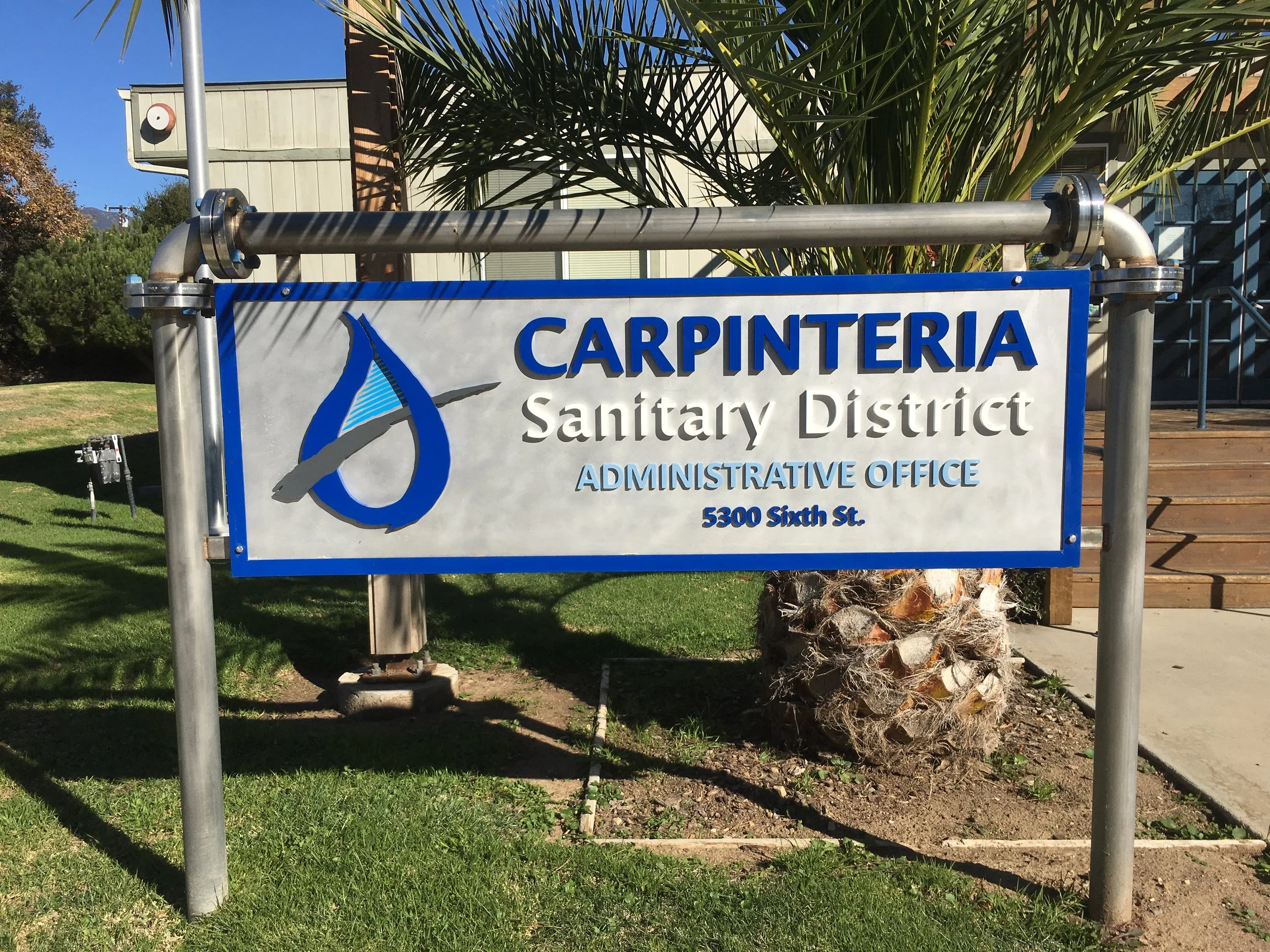 metal-outdoor-sign-business-carpenteria.JPG