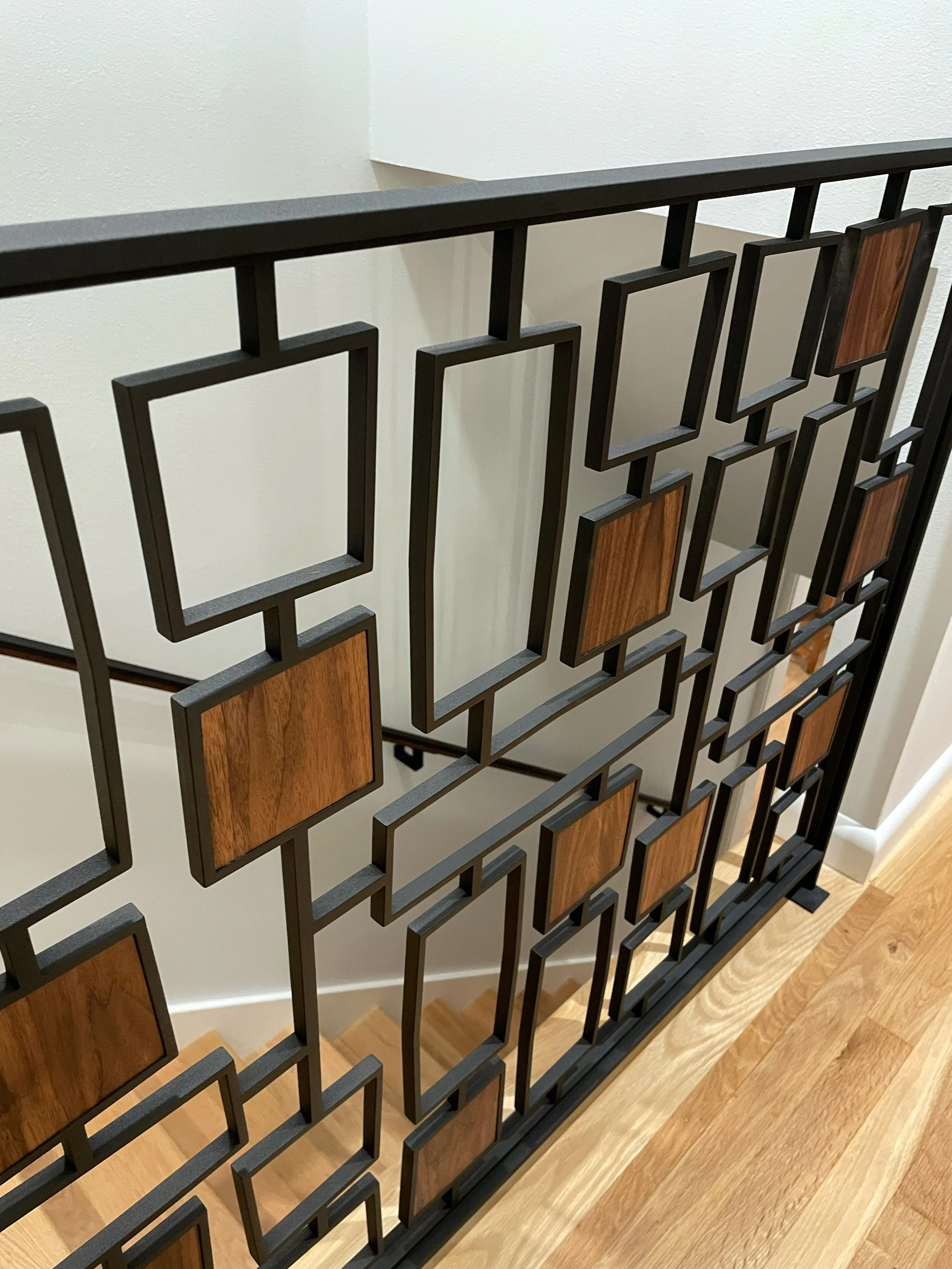 Leschi Mid-Century Railings - Detail