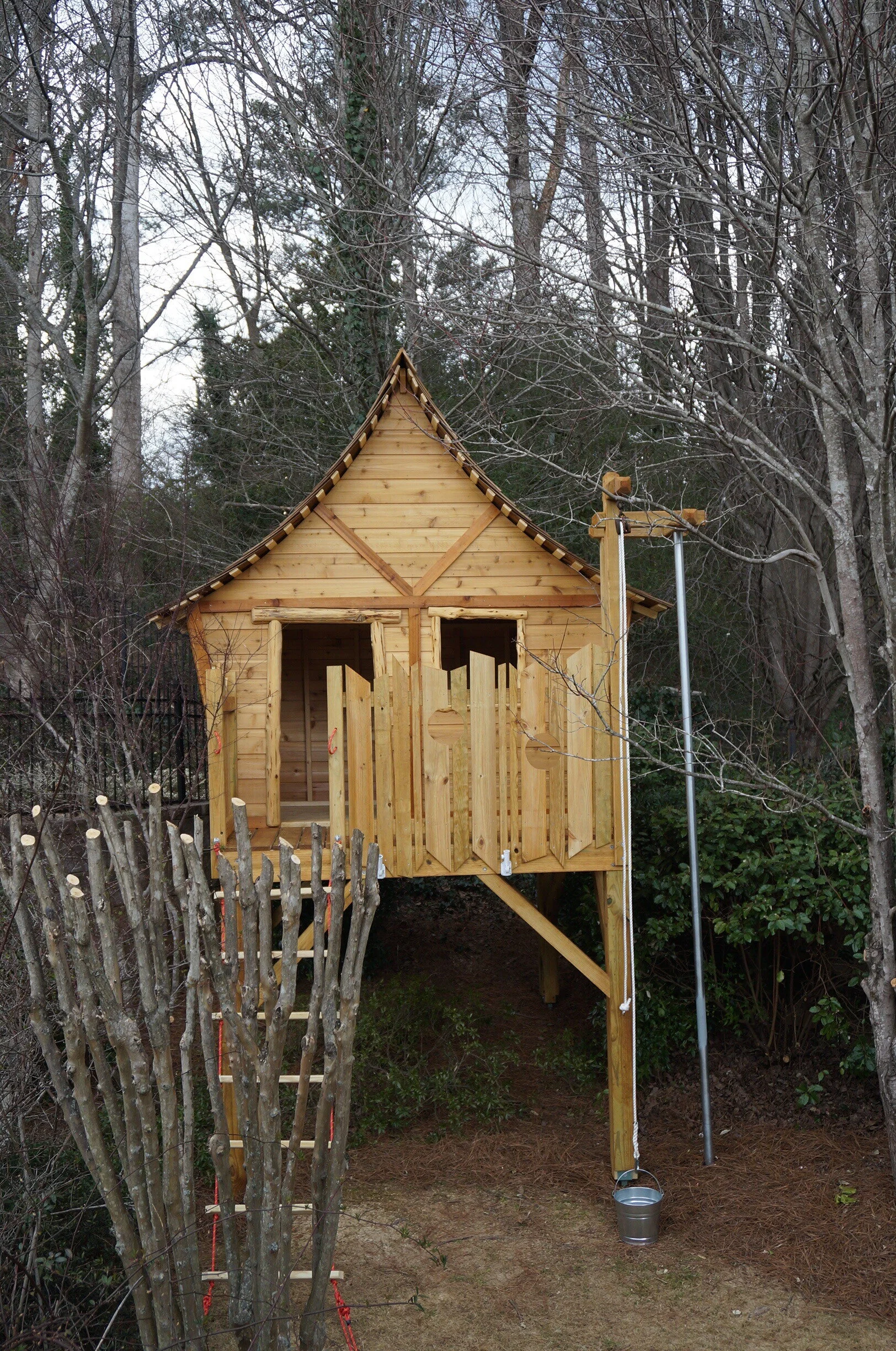 Whimsical Treehouse on Posts(4).JPG