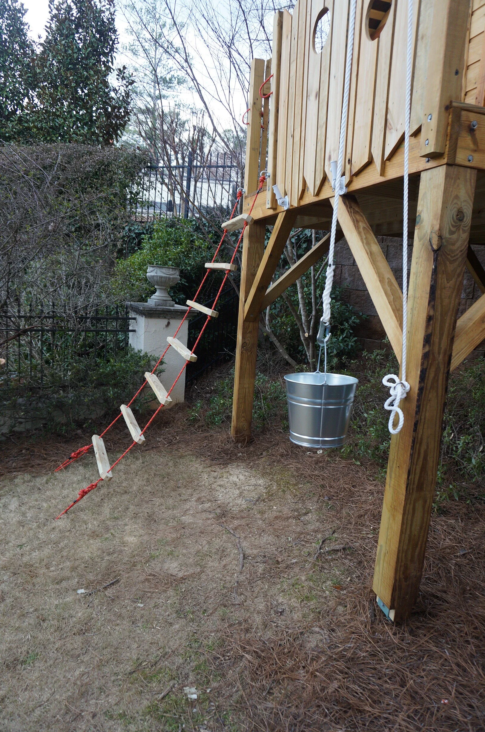 Whimsical Treehouse on Posts(12).JPG