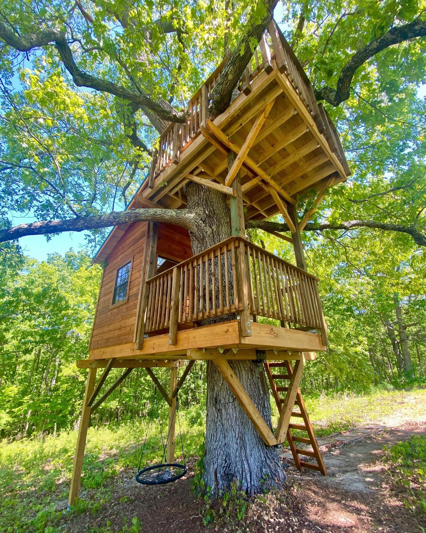 Creating your dream treehouse is as easy as 1-2-3! 🎨🏡 Check out our brochure for a full list of prices and options, then simply send us your design and add-on choices. Our team is ready to turn your vision into a reality! 🛠️🌲 
Link to our brochur