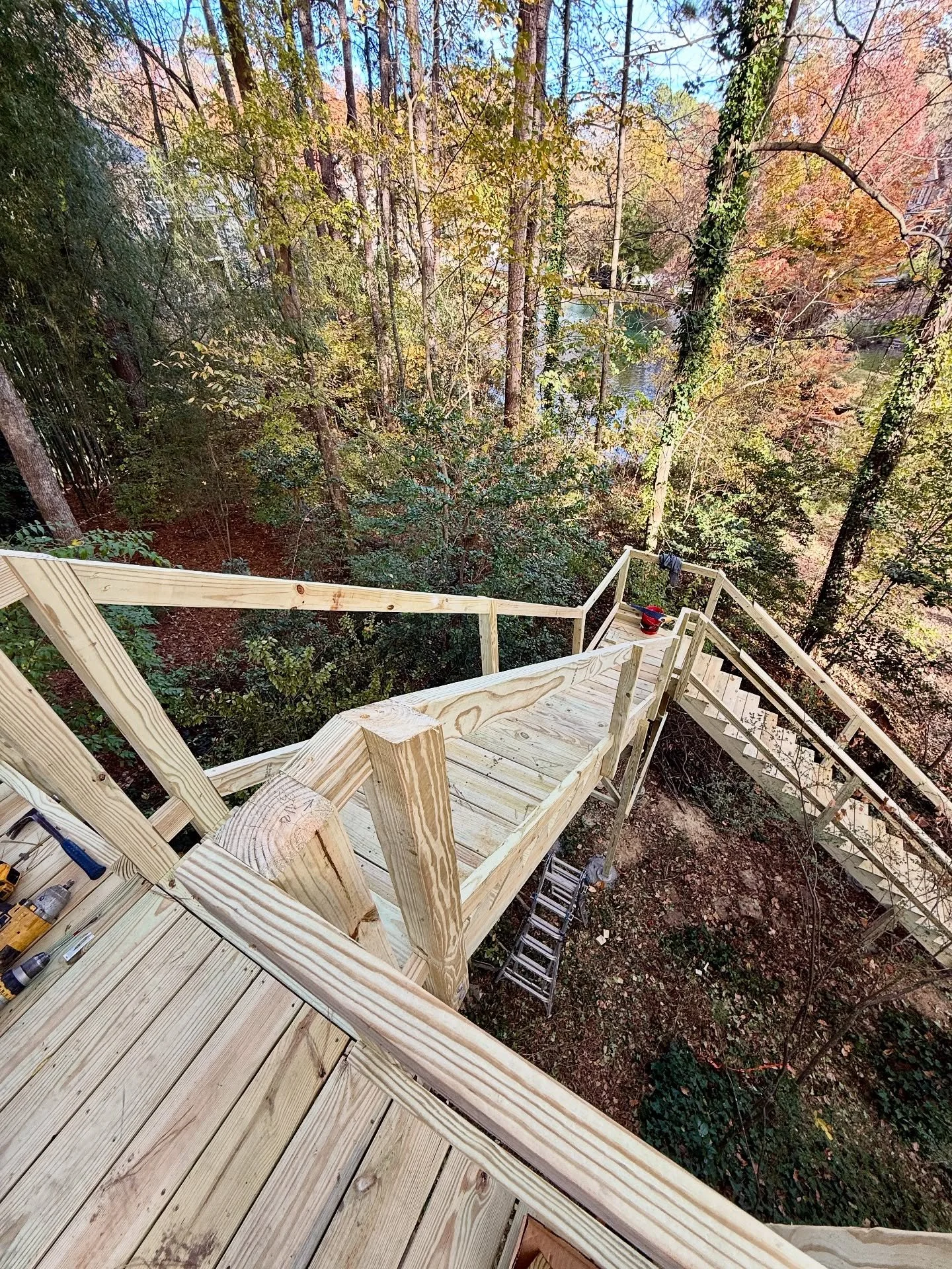 We&rsquo;re making progress on this 8&rsquo;x8&rsquo; platform and staircase designed for one simple purpose &mdash; to reach the view.
Connected by a stairway and ramp, this build will create the perfect spot to pause, breathe, and take in the beaut
