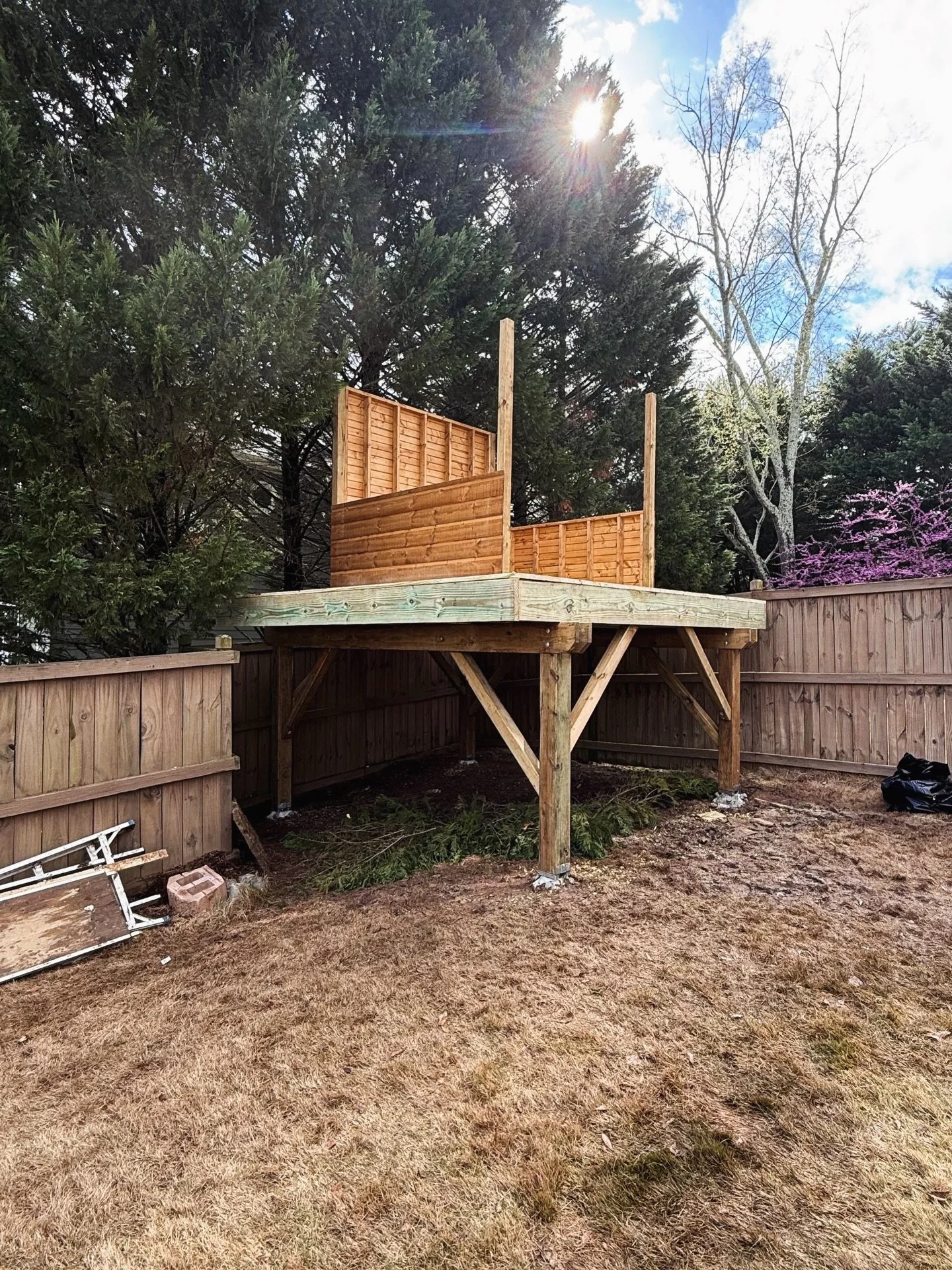 Watch this build unfold. An open air tree fort for the entire family to enjoy and a custom excavator cab for the little one. Follow along for the final tour!

#excavatorplayground #kidstreehouse #customtreehouse #customdesigns #treehousebuilders