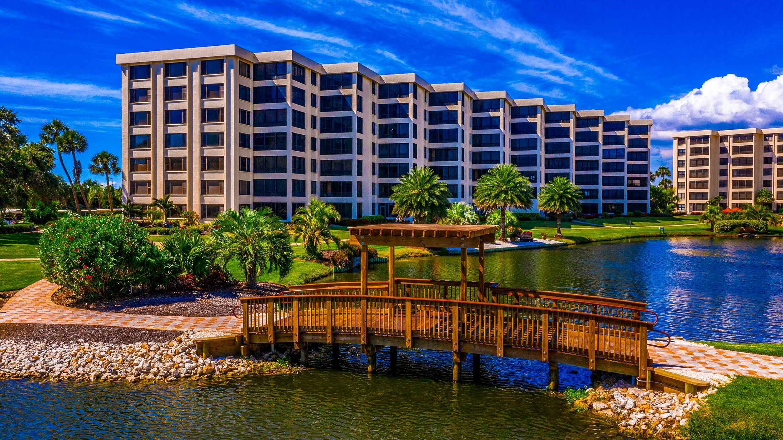 pedestrian pathway bridge