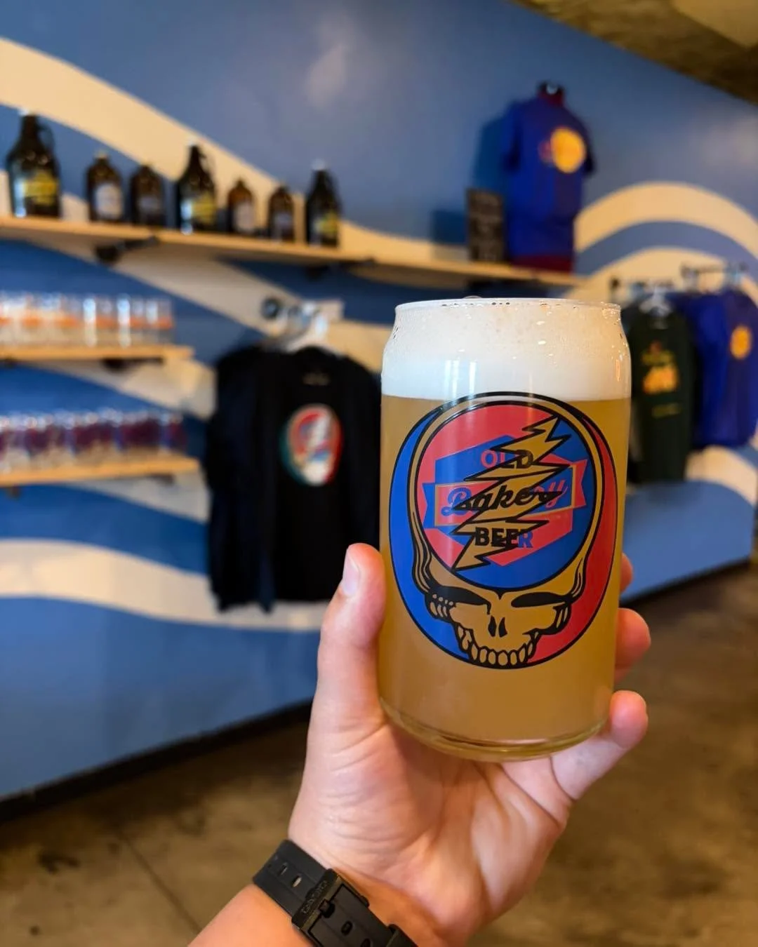 What a beautiful day to be out and about in Downtown Alton for Grateful Dead Day!  We&rsquo;ve got OBB stealie glasses and shirts available, and Darrius Spangler will be playing at 4 pm!

Be sure to check out Mom Said No and all of the other great Al