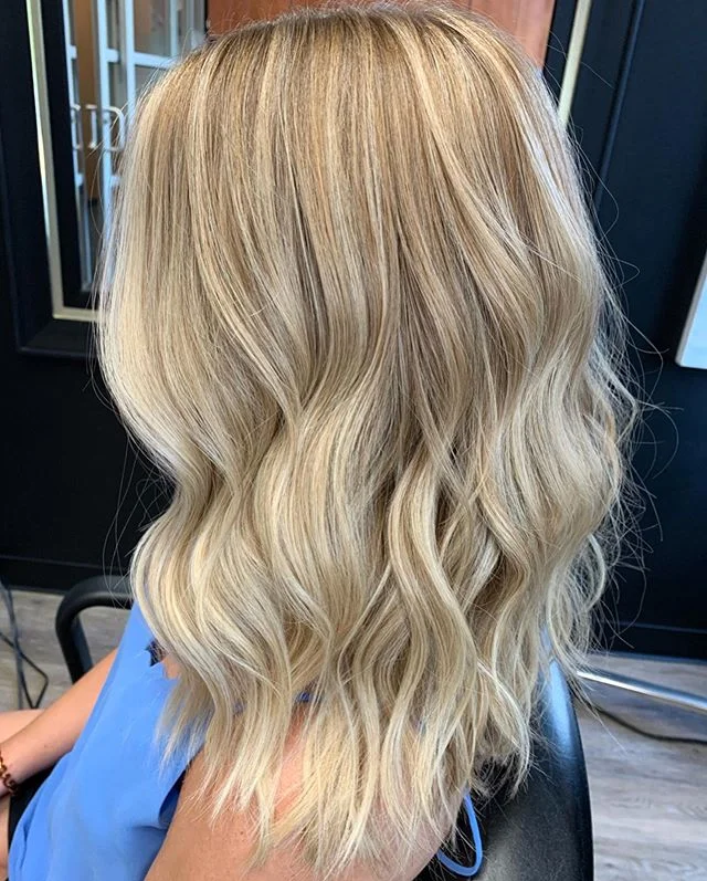 Ending your Monday right with this beaut😍 .
.
.
.
Added a little shadow root to create some dimension. Her hair lightens up a lot from the sun naturally so we added some depth at the root.