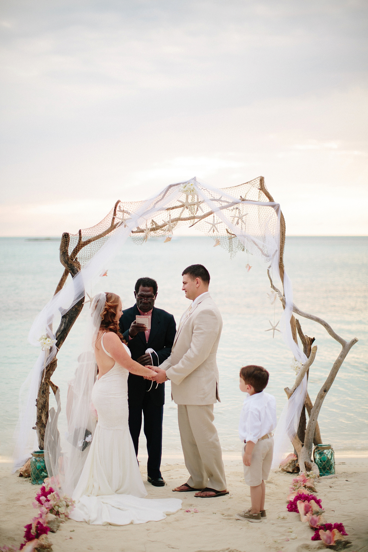 bahamas-destination-wedding-photographer-island-private-ceremony-staniel-cay_0028.jpg