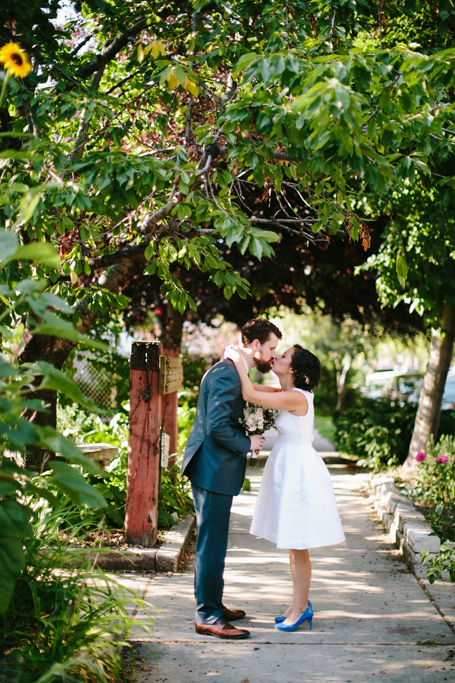 intimate_wedding_sportsmans_Chicago_photographer_bar_0049.jpg