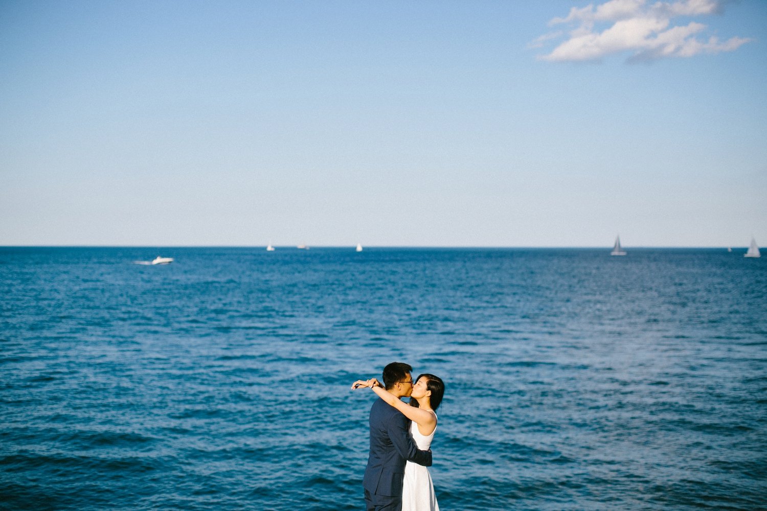 chicago-top-destination-wedding-photographer-outdoor-intimate_0017.jpg