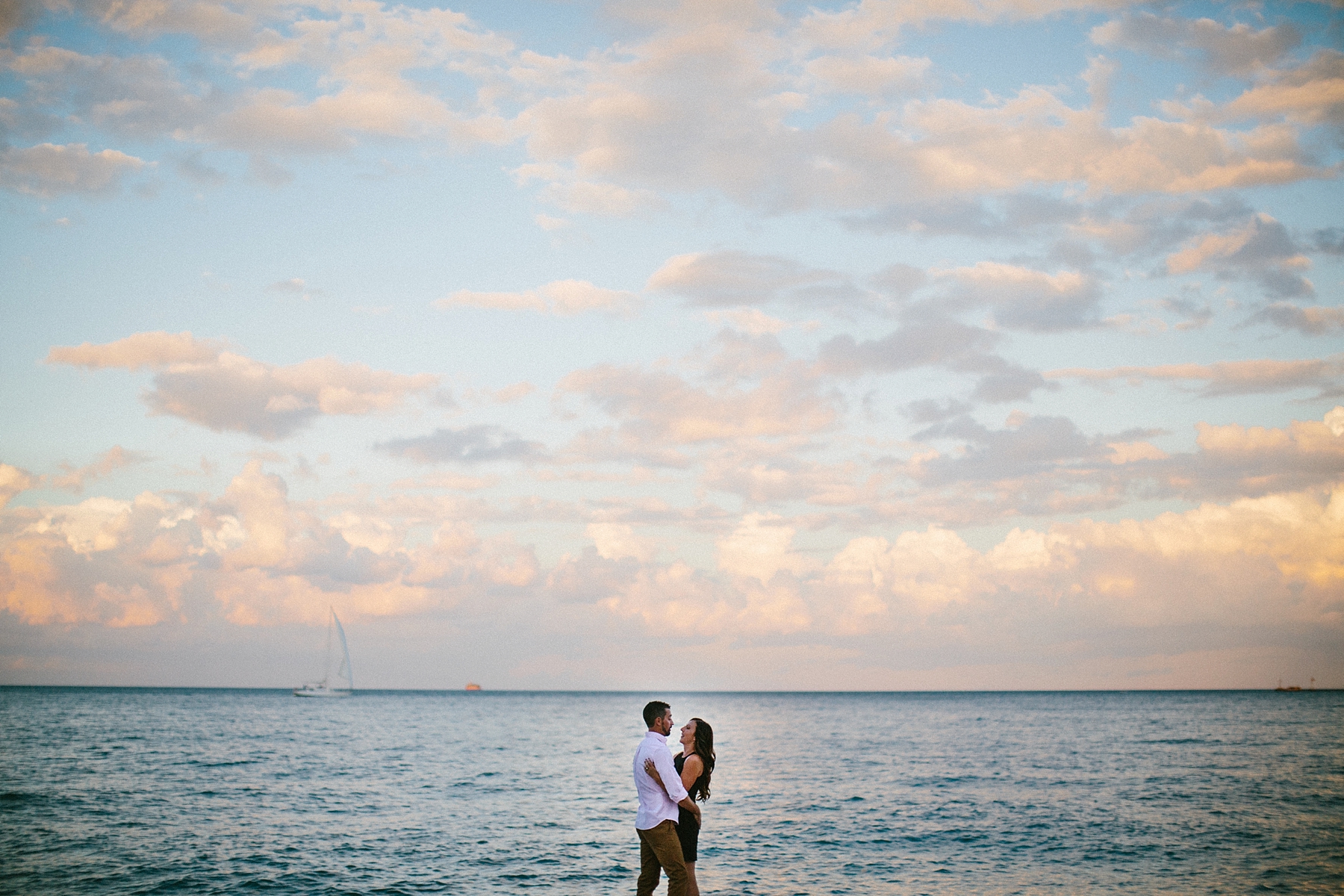 chicago-summer-engagement-session-lincoln-park-bar_0019.jpg